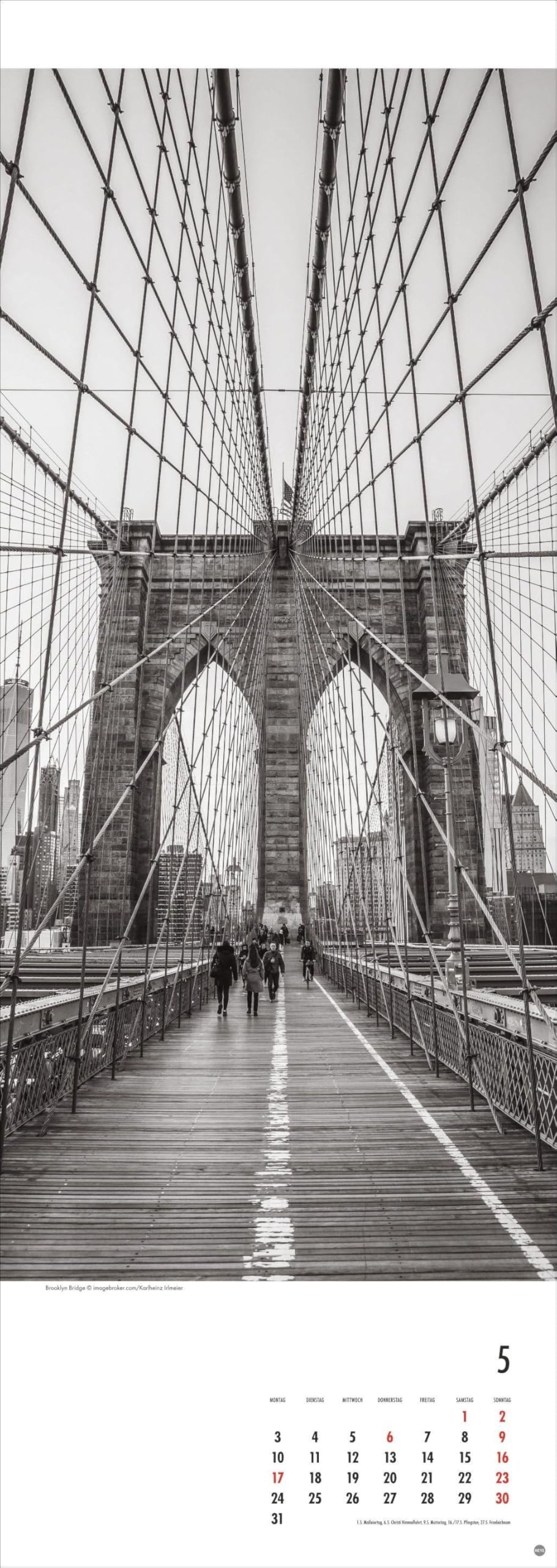 New York Vertical Kalender 2027: Beeindruckende Schwarz-Weiß-Aufnahmen in einem länglichen Kalender - passend zur New Yorker Skyline. Dekorativer Wand-Kalender.