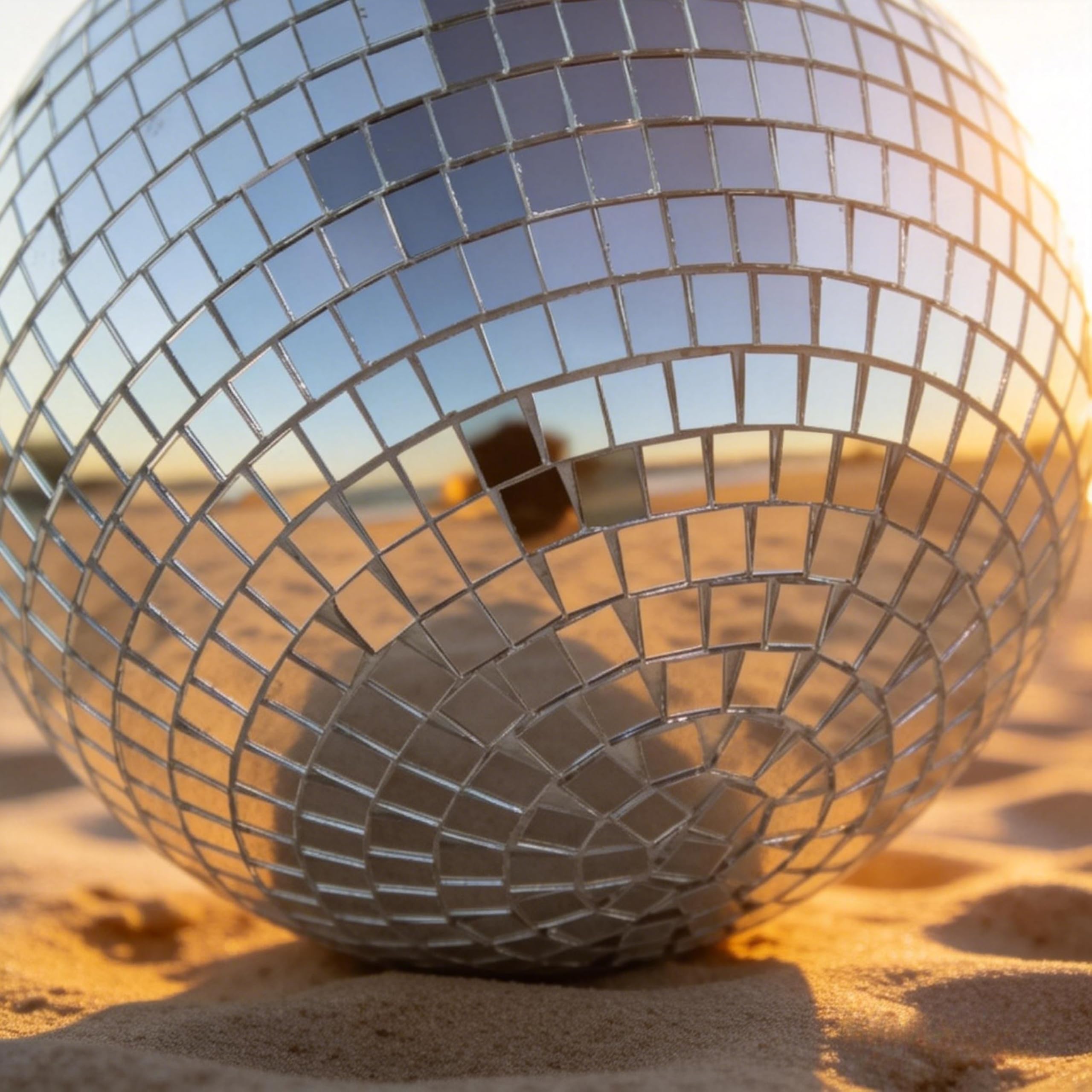 Boule disco à suspendre de 20,3 cm – Sphère réfléchissante pour mariage, anniversaire, vacances et piste de danse – Ornement à suspendre étincelant avec chaîne en métal de 50,8 cm pour événements et