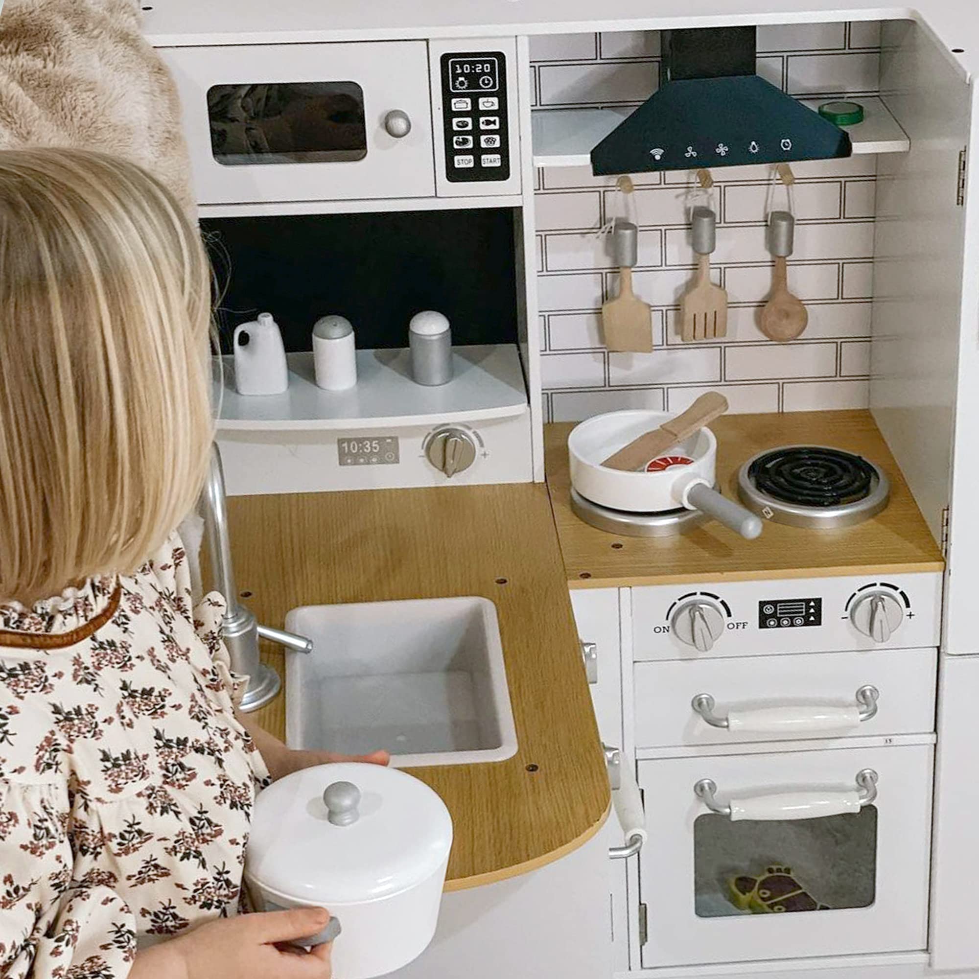 HOMCOM Cucina Giocattolo per Bambini 3-6 Anni in Legno con Suoni, 14 Accessori, Forno, Lavandino e Frigo, 82x65x87cm, Bianco