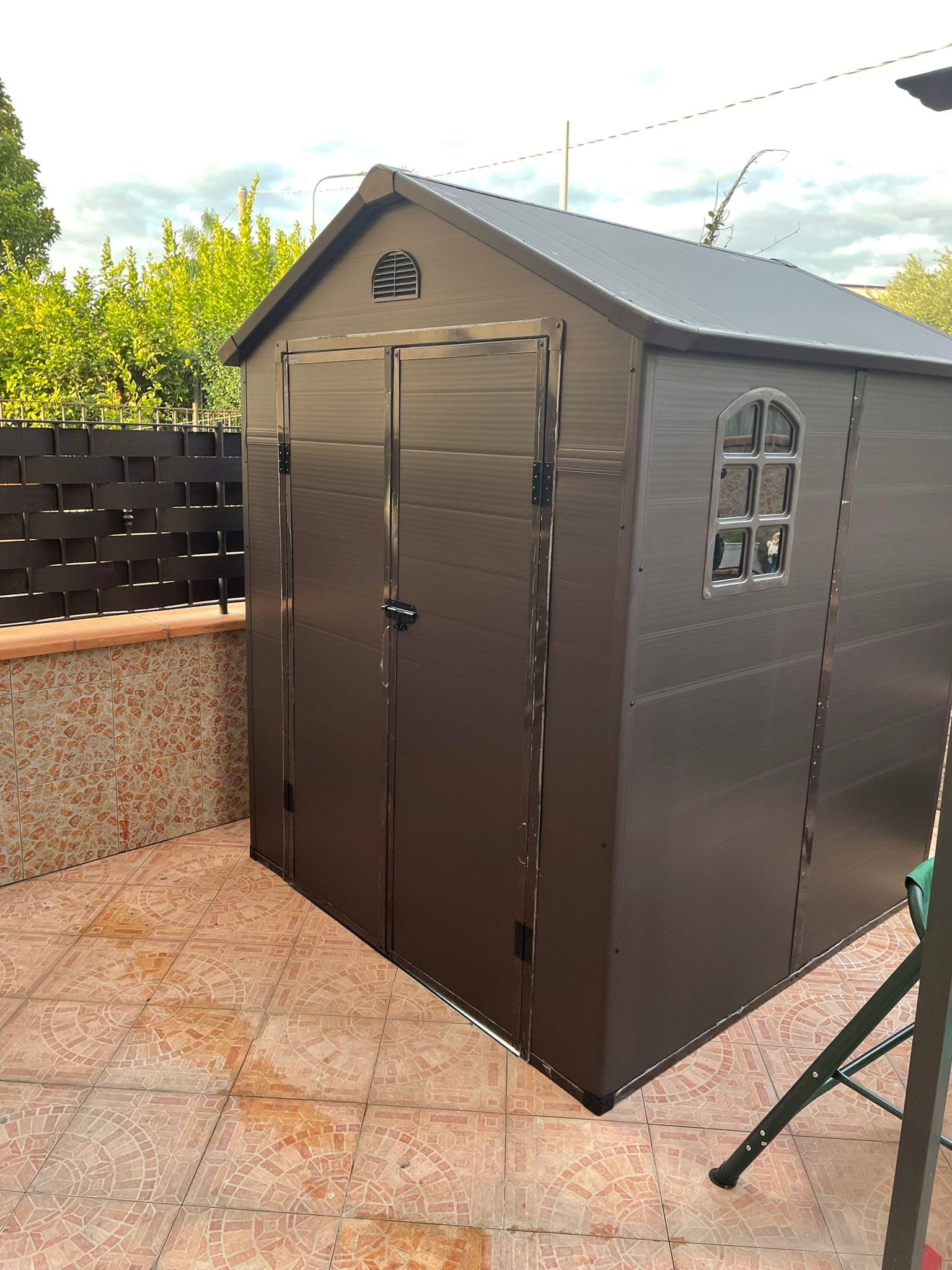 Casetta Cottage da Giardino Porta Attrezzi in Resina Effetto Legno Montebianco Marrone