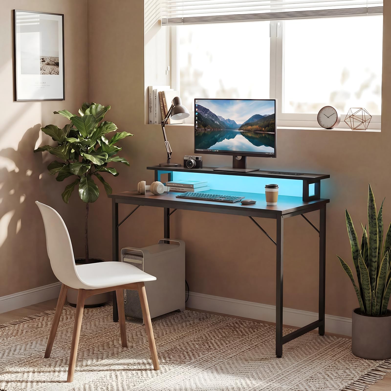 iSunirm Scrivania per computer con strisce elettriche, scrivania da gioco con luci LED, scrivania da lavoro per casa e ufficio con ripiano per monitor, nera