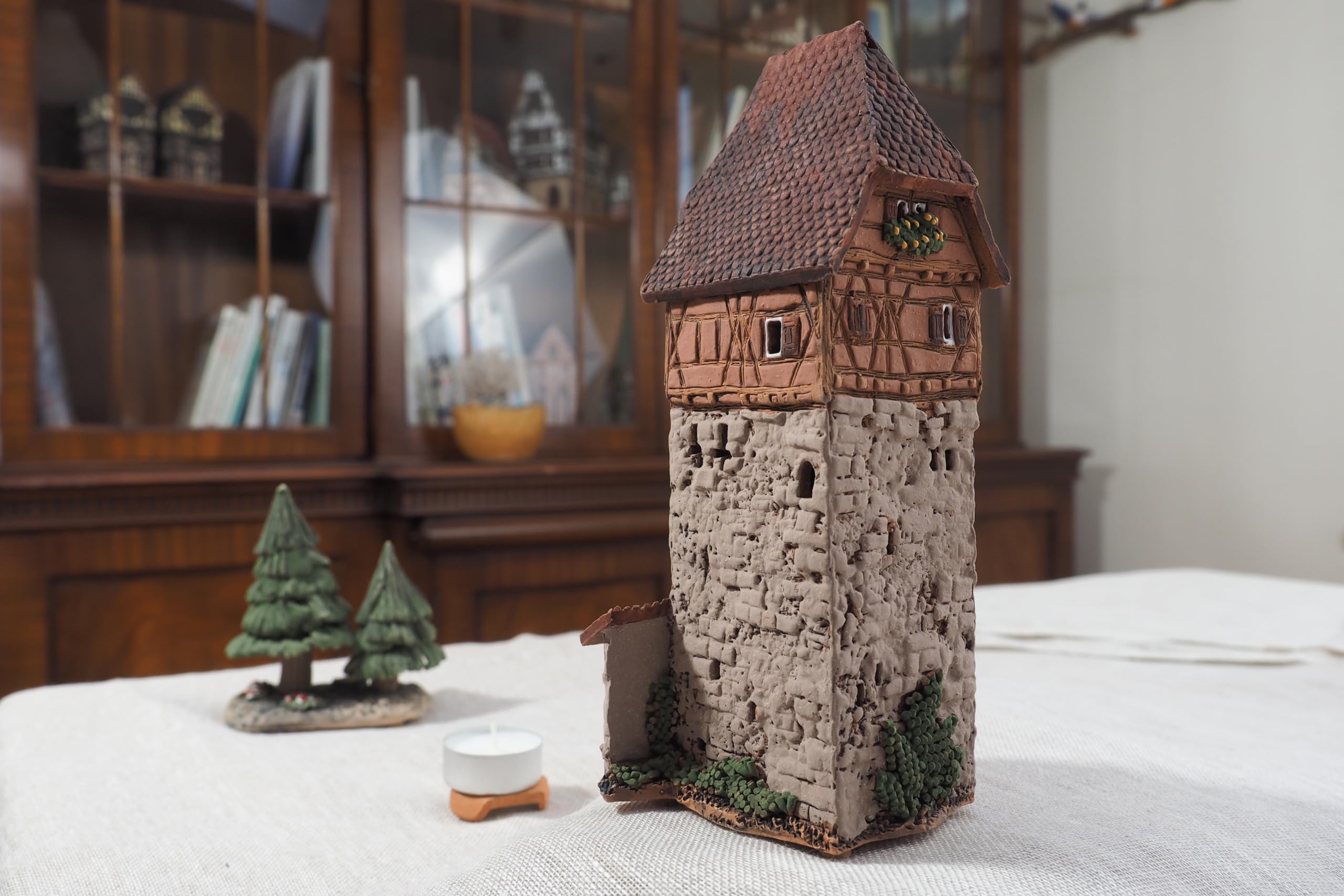 Ceramiczny świecznik na podgrzewacz, dekoracja pokoju, ręcznie wykonana, kolekcjonerska, miniaturowa wieża domowa w Dinkelsbühl, Alzacja, Francja B310N
