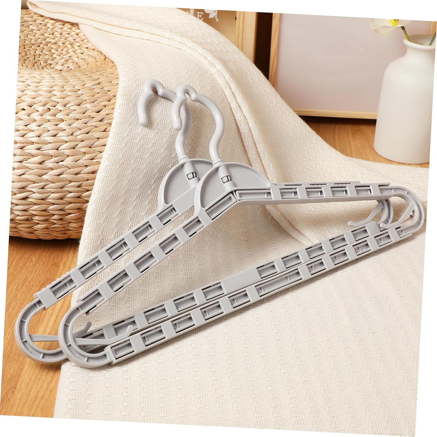 ULTECHNOVO 8 Piece Telescopic Hangers Collapsible Wide Hangers for Quilt Coat Jeans Drying