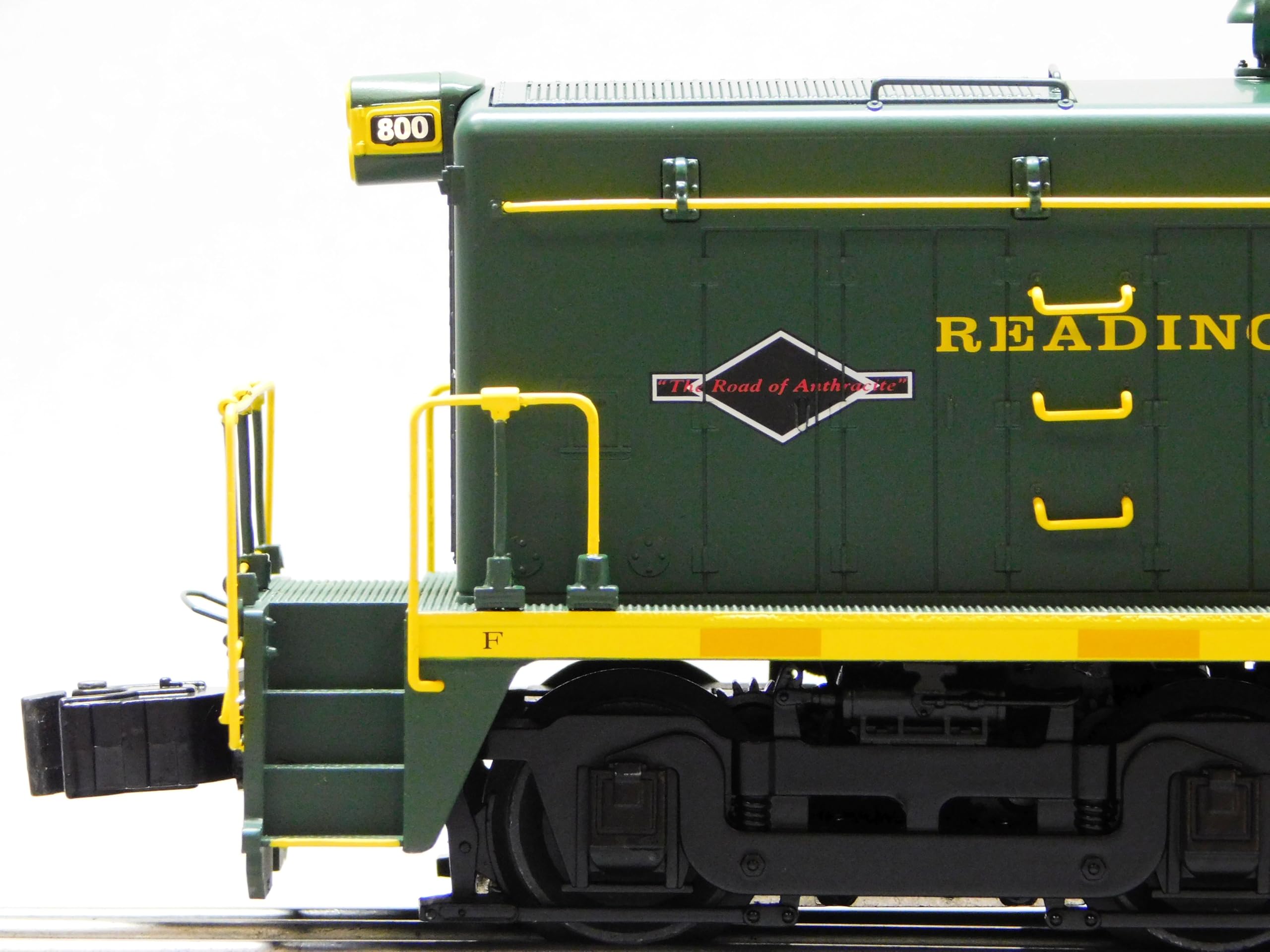 Lionel Reading & Northern Legacy SW8 Diesel Engine Locomotive 2433690