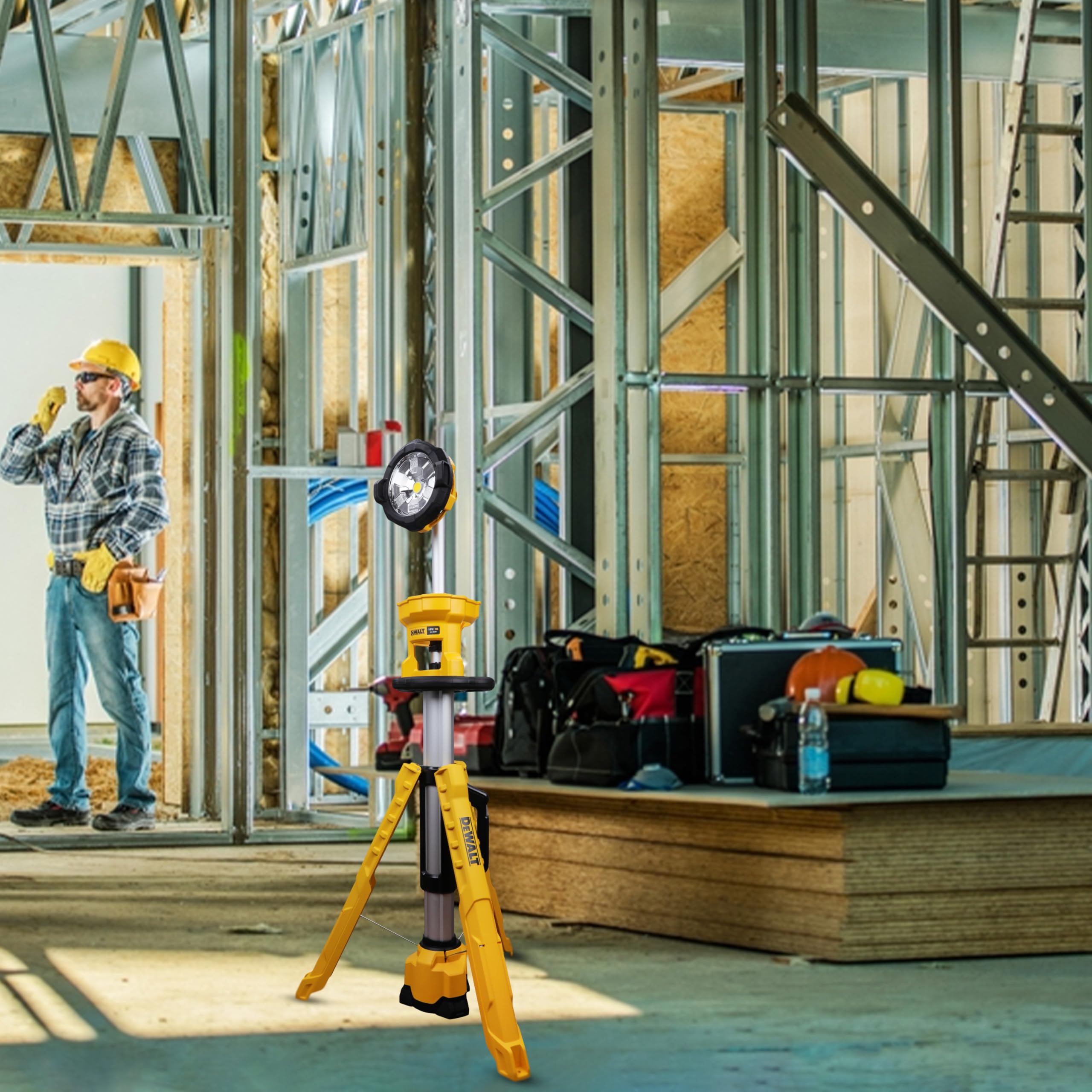 DEWALT LED Akku-Baustellenstrahler (18 Volt XR ausziehbar bis 2.20 m, extrem leistungsstark, dreistufige Lichtstärkeneinstellung, dreh- und neigbar, Lieferung ohne Akku & Ladegerät) DCL079