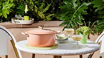 Amazon.com: Le Creuset Enameled Cast Iron Signature Round Dutch