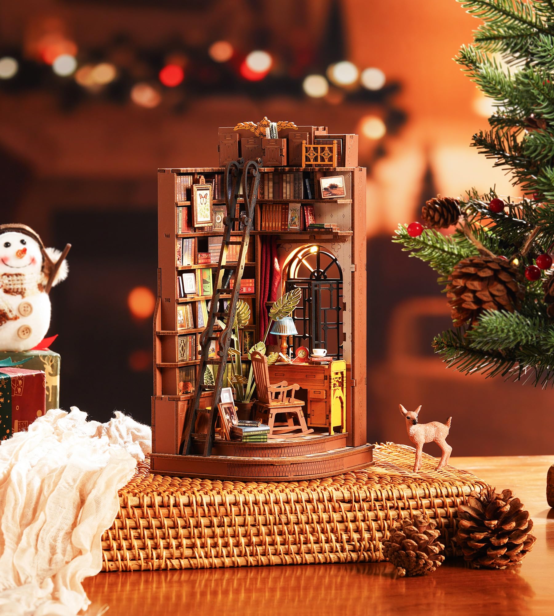 Rolife Book Nook Étude d'angle Silencieuse DIY Maison Miniature House Construction Adulte Booknook Bibliothèque Décoration Diorama Cadeau d'anniversaire de Noël pour Les Adolescents et Les Amoureux