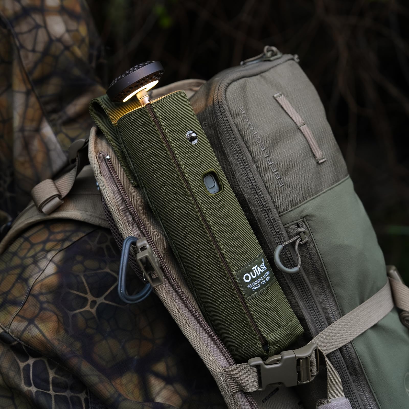 Outask TD1 Schutzhülle für Teleskop-Campinglaterne, Robuste Aufbewahrungstasche mit MOLLE-System & Handschlaufe, Passgenaue Tasche für Outdoor, Wandern & Camping (Nur Hülle)