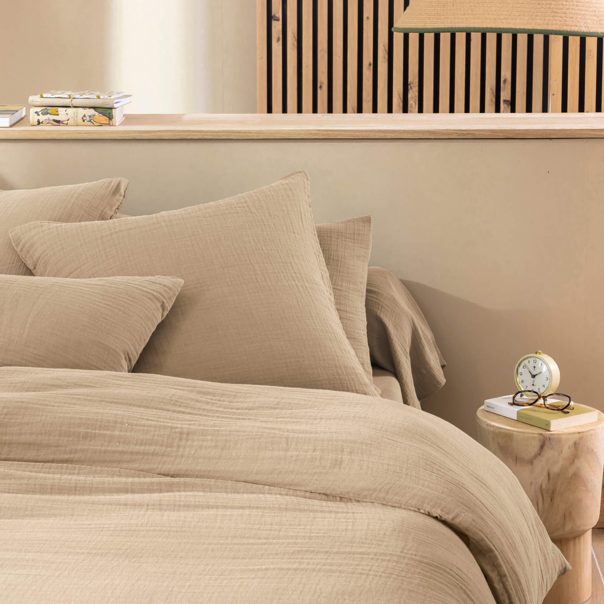 Terre de Nuit - Parure de lit 140x200 Gaze de Coton Beige NOA - Beige - Uni - 57 Fils/cm² - Base Droite