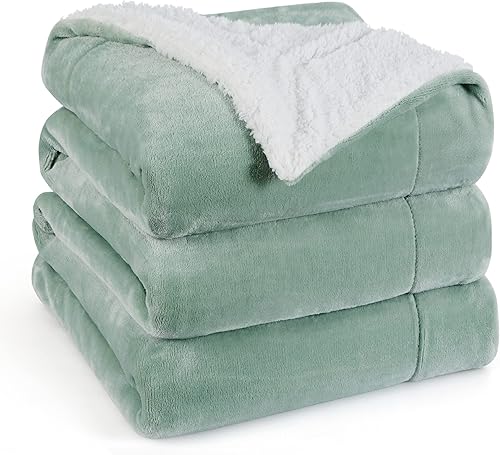 Bedsure Manta de tamaño King de vellón sherpa para la cama, gruesa y cálida para el invierno, suave y mullida, grande, color verde salvia, 108 x 90