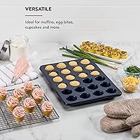 Vista 68 de KitchenAid Molde antiadherente de acero aluminizado para magdalenas de 12 tazas, color plateado