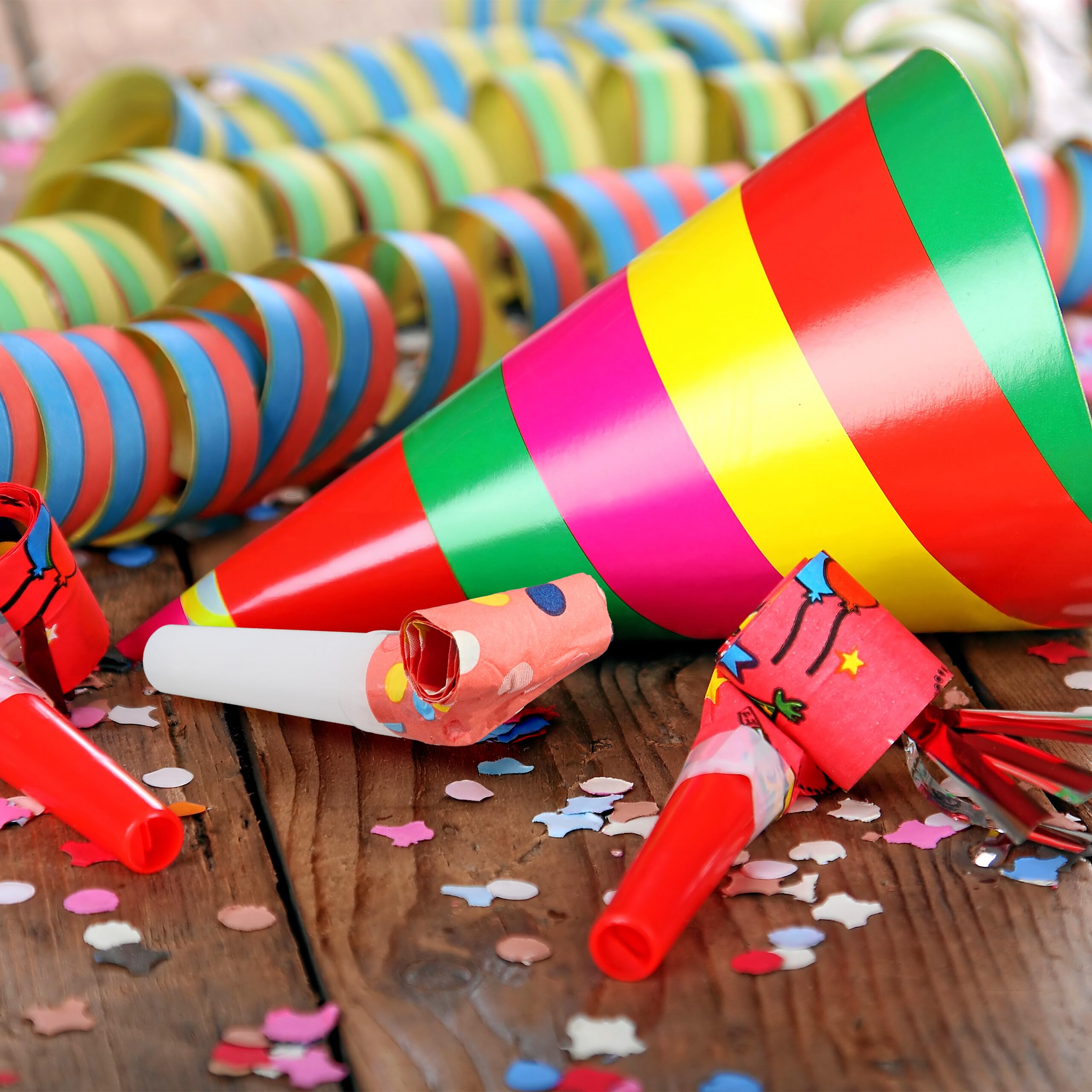 Sifflets De Fête Bleu Joyeux Anniversaire - 6 Unités Par 2,00