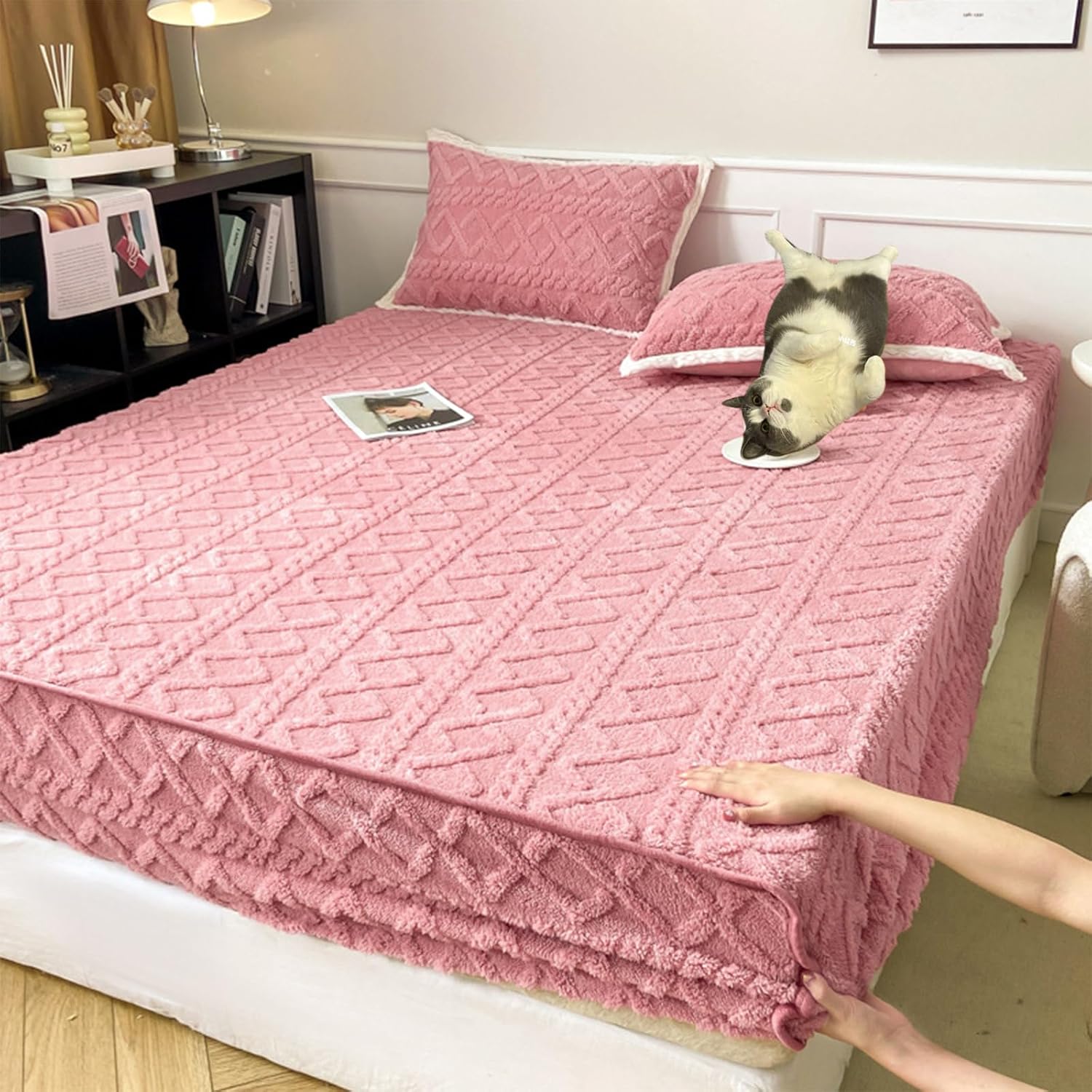 2024 New Flannel Velvet Bed Sheet Winter Super Soft Cosy Plush Shaggy Taffeta Elastic Fitted Sheet Solid Flannel Velvet Fleece Fluffy Fuzzy Warm Bedspread with 11'' Deep Pocket (Khaki,Queen/King)