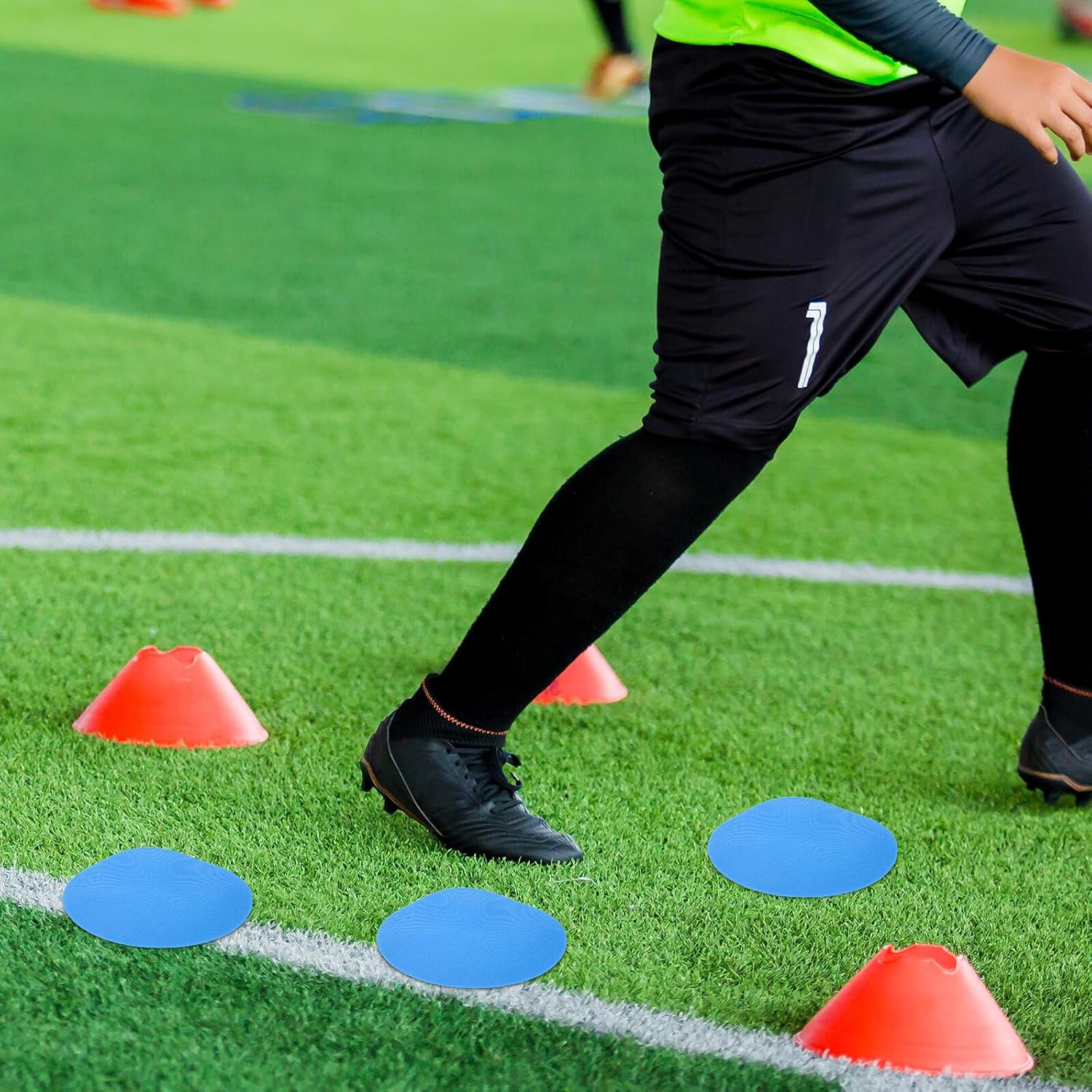 6pcs Soccer Training Discs and Field Marking Equipment Set, 9-inch Flat Sports Floor Markers for Agility, Speed, and Football Skill Practice in Gym and Outdoor Training