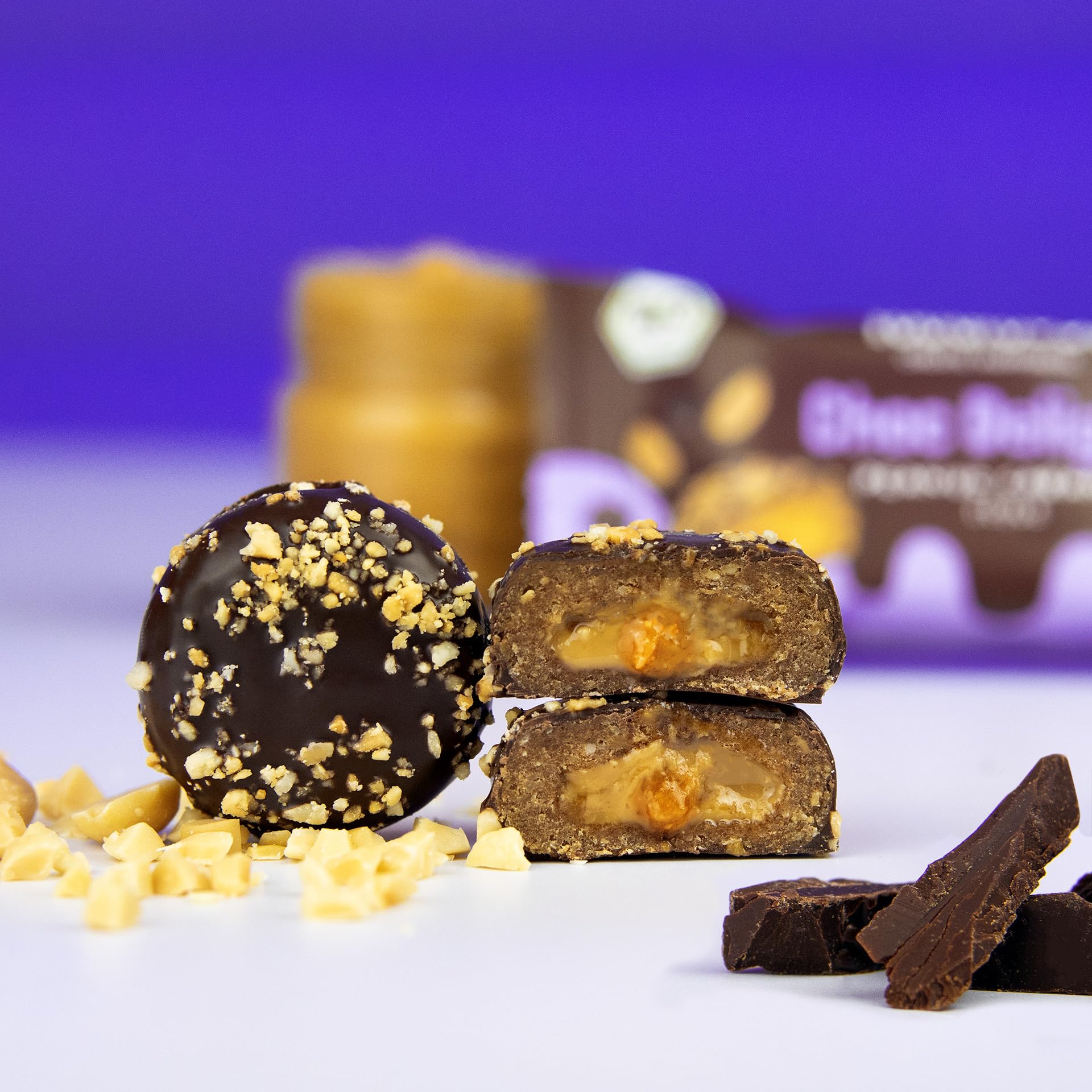 foodloose Choc Delights Peanut Caramel | Gefüllter Dattelsnack mit Erdnussmus Umhüllt von Dunkler Schokolade | Bio, Vegan, Glutenfrei & ohne Künstliche Zusätze | Vorteilspack (12 x 20g)