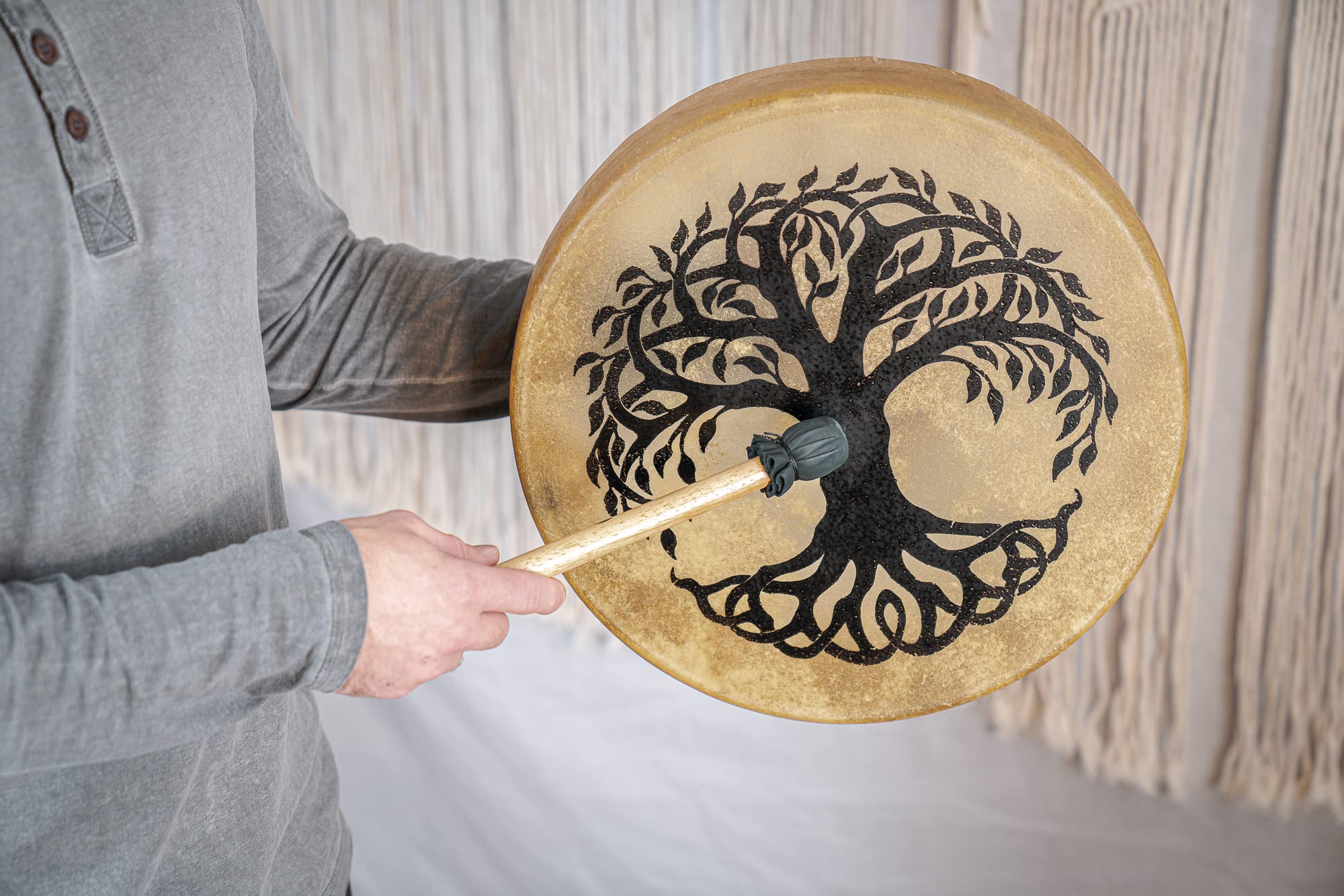 Sonic Energy Frame Drum 15 Pollici – Tree of Life – Tamburo a mano per meditazione, viaggi sonori, percussioni – Strumento sciamanico con pelle di bufalo – incluso battente (HOD15-TOL)
