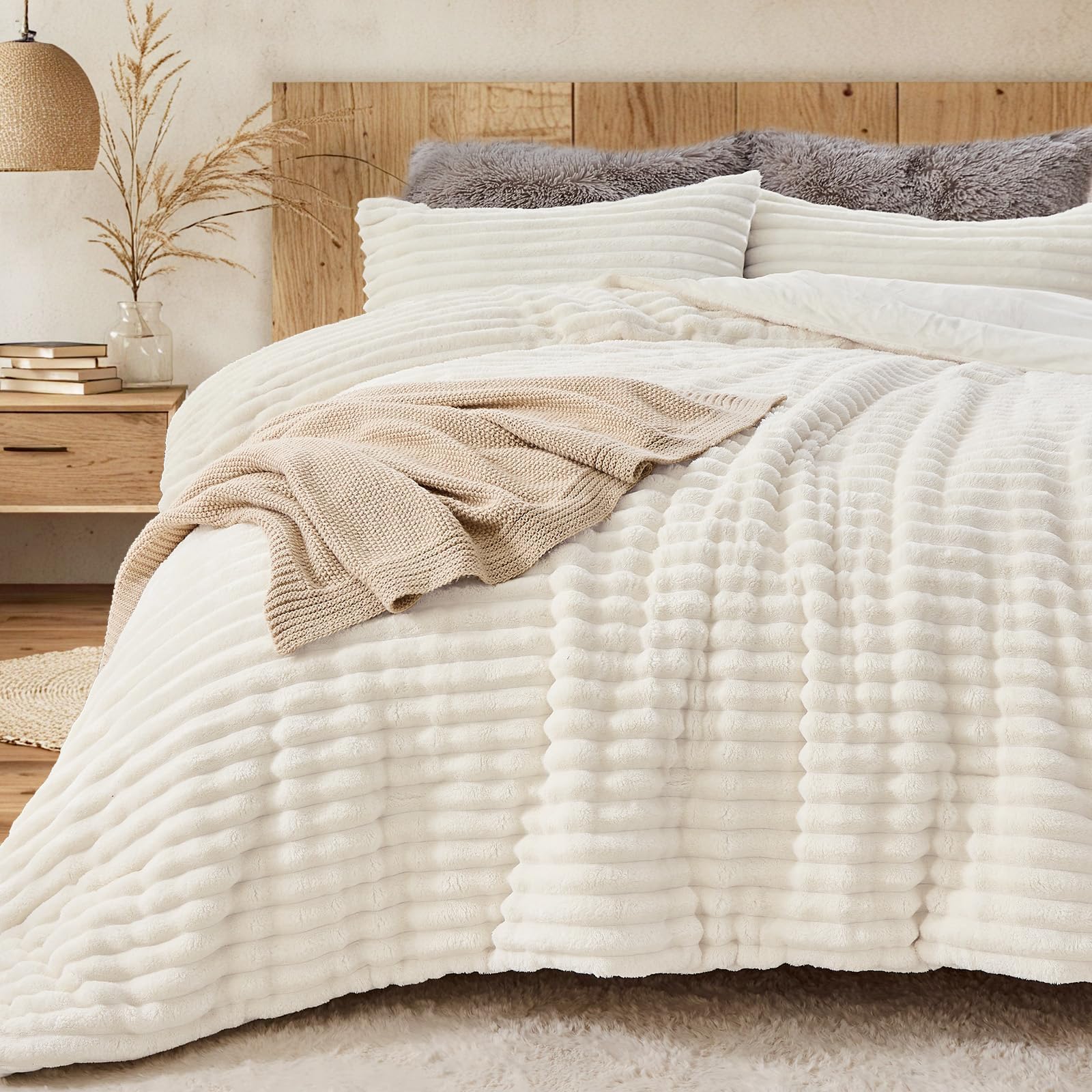 Sasttie King Comforter Set 3 Pieces - Super Soft Fleece Comforters King Size, 1 Luxury Warm Fuzzy Marshmallow Comforter with 2 Pillow Cases, Faux Fur Down Alternative Bedding Set, Cream White