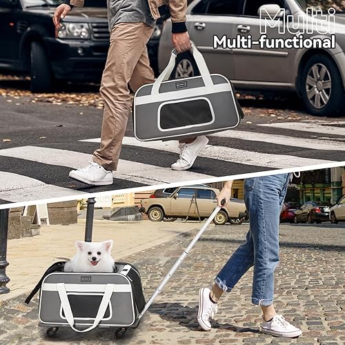 Vista 45 de PETSFIT Transportador de gatos aprobado por aerolíneas con ruedas diseñado para perros pequeños/gatos con cuerda de seguridad ajustable y ruedas