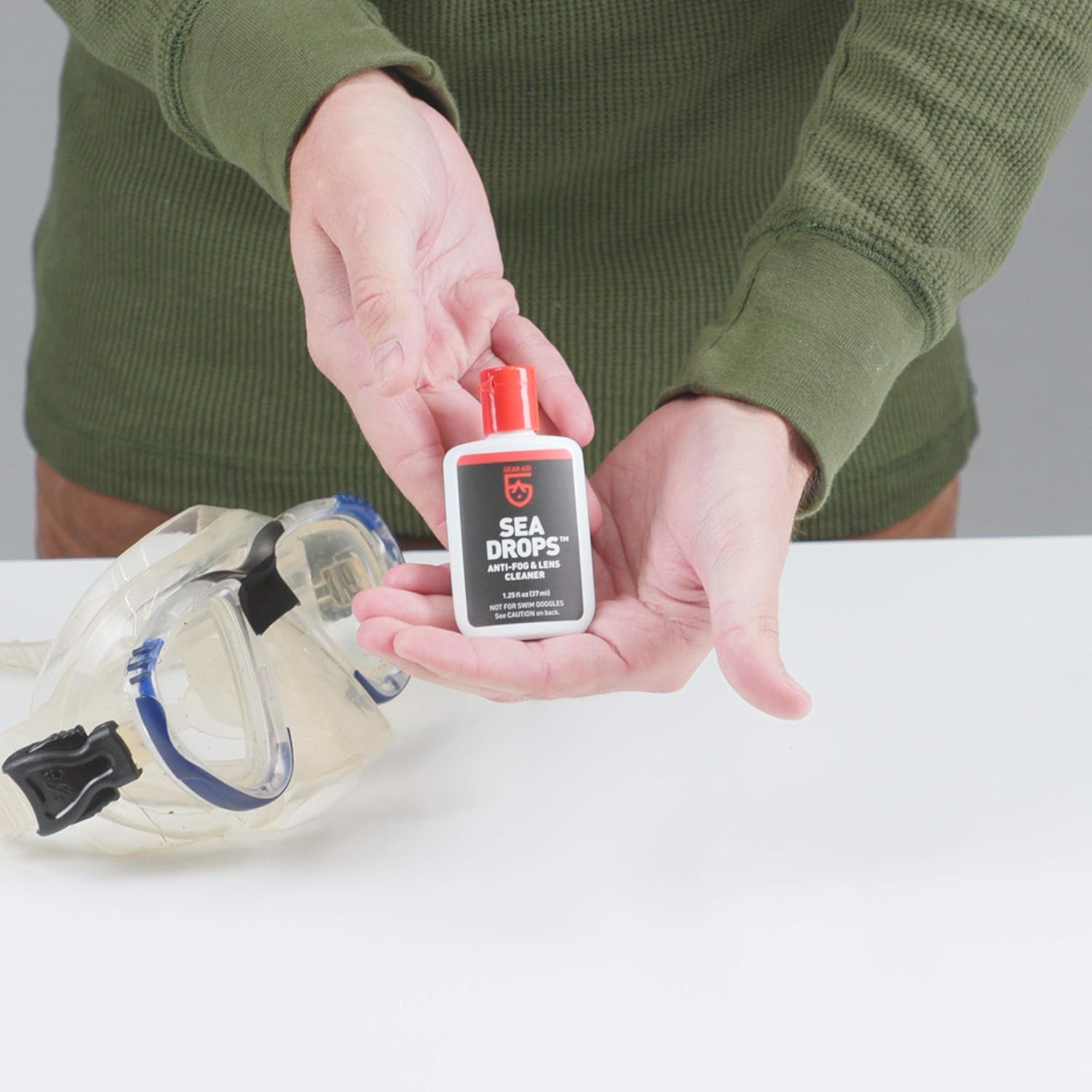 GEAR AID Sea Drops Anti-fog and Cleaner for Dive and Snorkel Masks, 1.25 fl oz : Diving Mask Defoggers : Sports & Outdoors