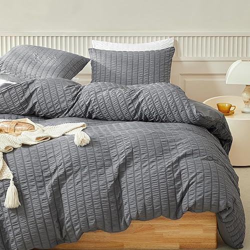 WARMDERN Juego de funda de edredón tamaño Queen, 3 piezas de microfibra lavada gris, juego de ropa de cama suave y transpirable con textura a rayas