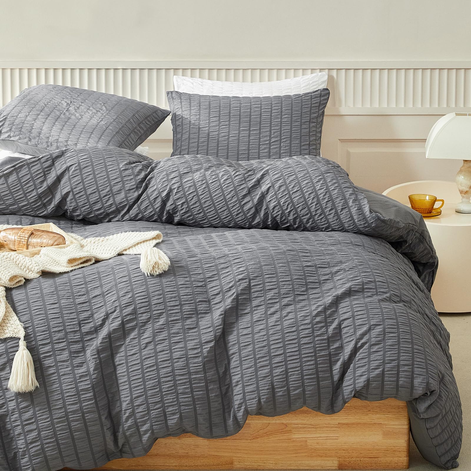 WARMDERN Duvet Cover Set King Size, 3pcs Washed Microfiber Grey Bedding Set, Soft Breathable Striped Textured Seersucker Duvet Cover with Zipper