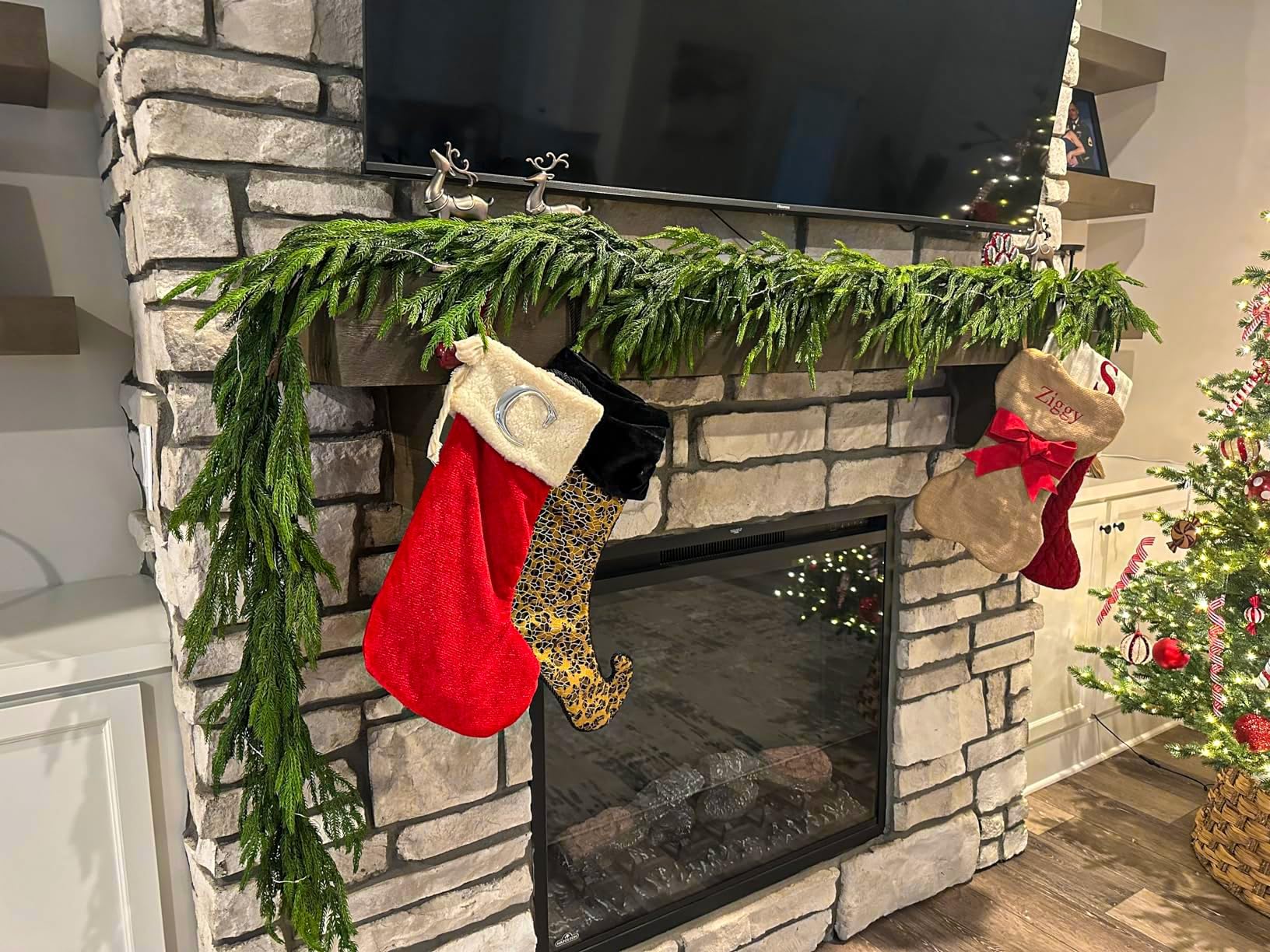 HomeKaren Norfolk Kiefer Girlande 1.8M Real Touch Realistische Weihnachten Kiefer Girlande, Grün Künstliche Weihnachtsdekorationen für Tisch, Mantel, Wand