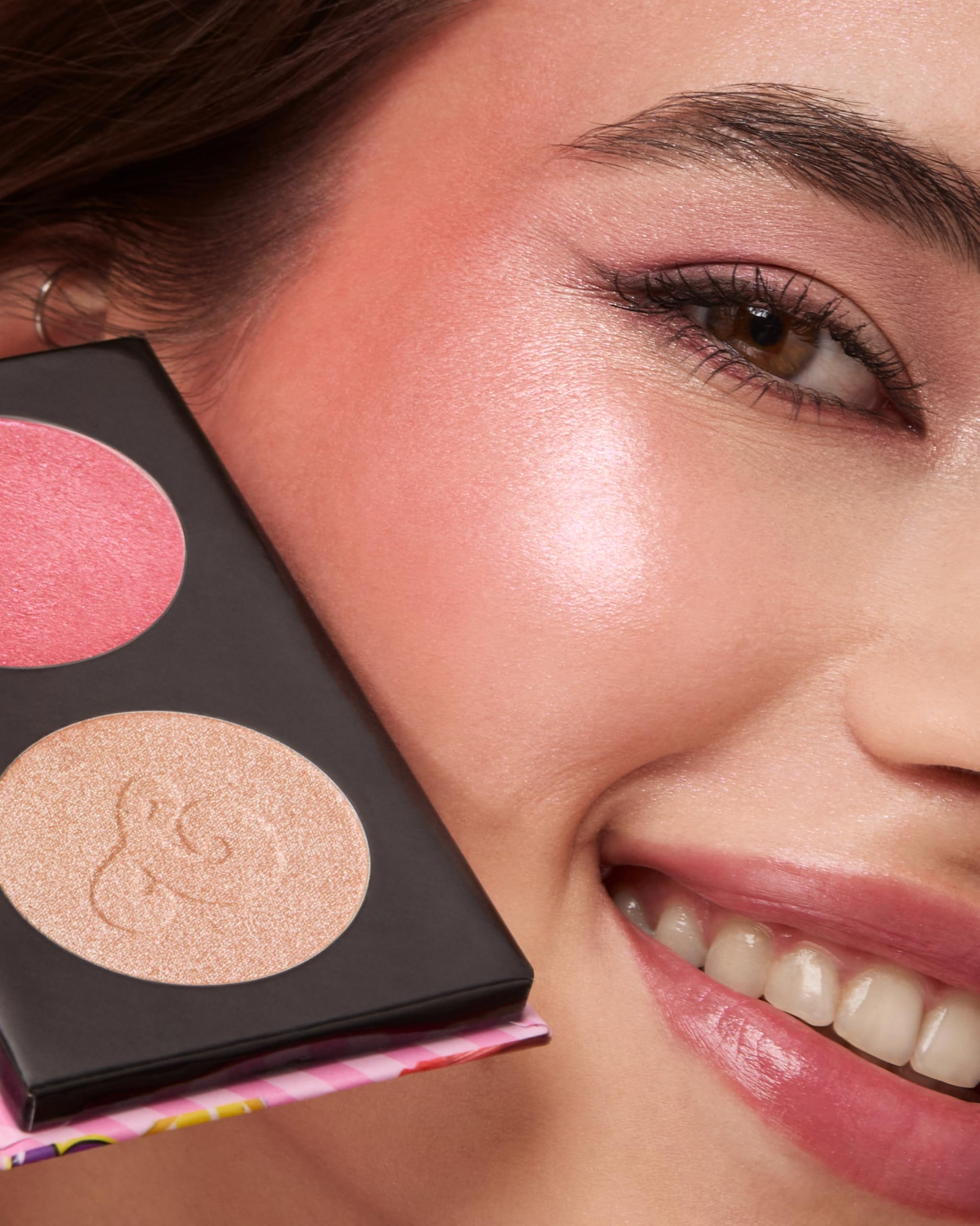 KIKO Milano Candy Crush™ Mega Blush & Highlighter Duo 01, Face Palette With Blush And Highlighter, 01 Beaming Bliss, 5 g (Pack of 1) - Image 3