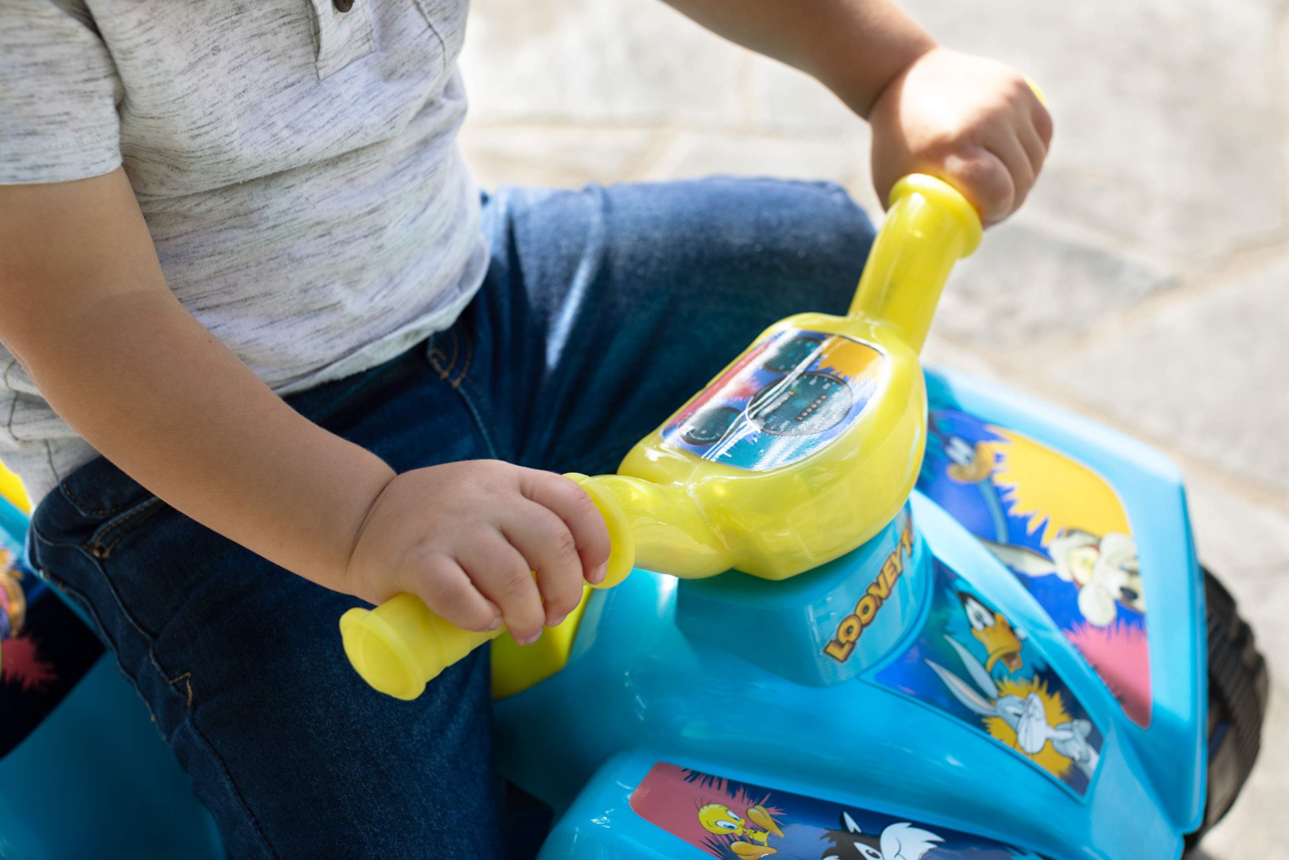 Dynacraft Looney Tunes 6V Quad with Rechargeable Battery