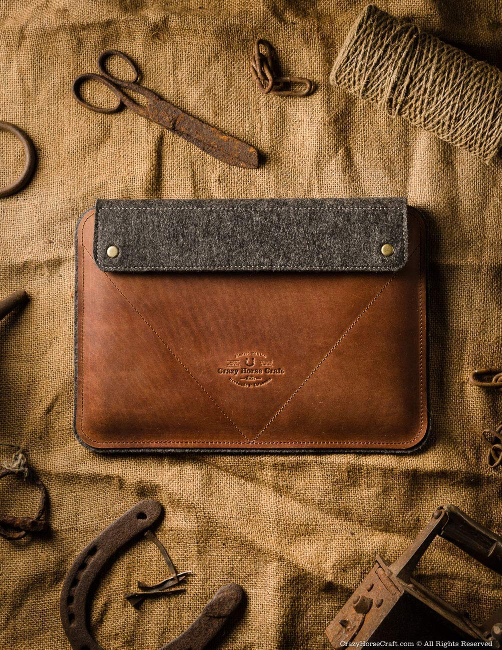 Crazy Horse Craft Hülle für iPad, Leder und Wollfilz Tablet Tasche Sleeve