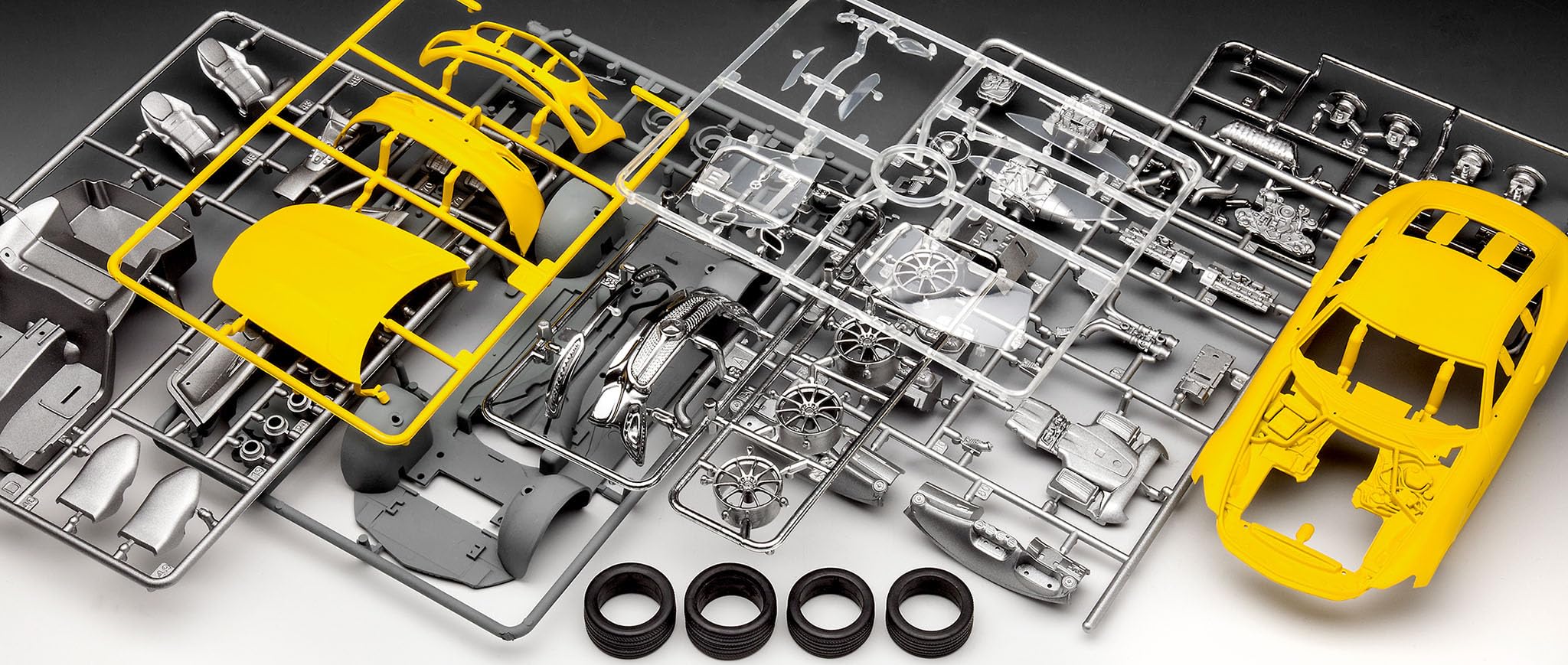 Revell 67028 Modellbausatz Auto 1:24 - Mercedes-Benz AMG GT im Maßstab 1:24, Level 3, originalgetreue Nachbildung mit vielen Details, Model Set mit Basiszubehör, 67028