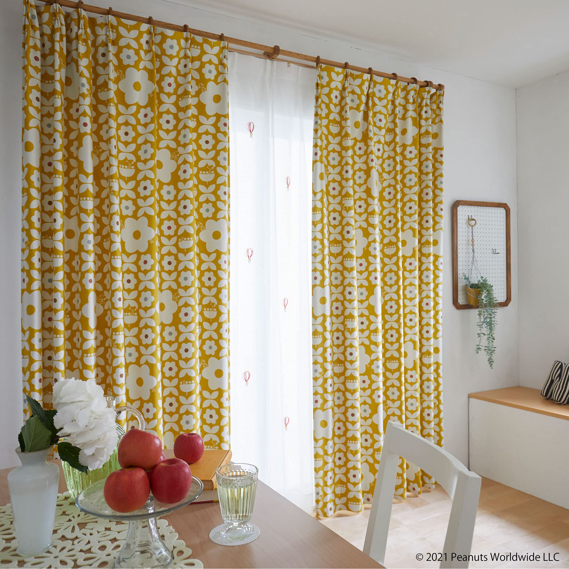 Amazon｜スミノエ(Suminoe) セミオーダーカーテン イエロー 幅300cm ×丈220cm PEANUTS フラワーメイズ 遮光3級  P1036｜カーテン オンライン通販 スミノエ(Suminoe) セミオーダーカーテン イエロー 幅205cm ×丈175cm PEANUTS フラワーメイズ 遮光3級