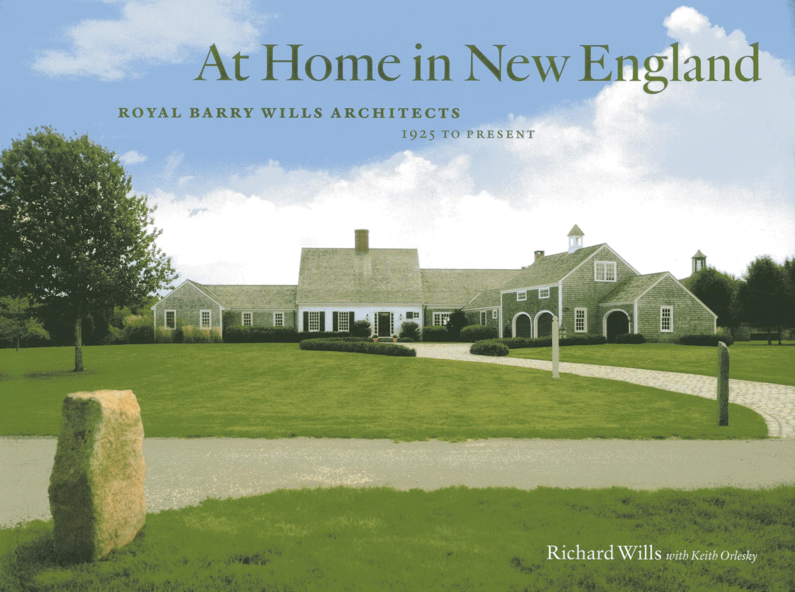 At Home in New England Royal Barry Wills Architects album design maison coloniale