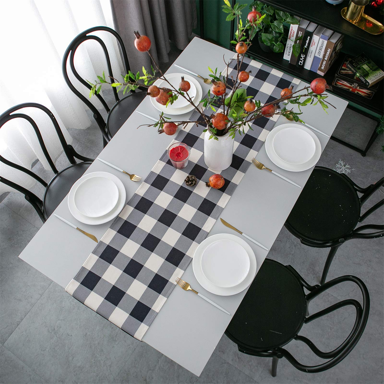 MKDER-Watercolor Chemin De Table De Noël à Carreaux Rouges Et Noirs, Décoration De Table De Cuisine D'Hiver Saisonnière Pour Intérieur Extérieur Fête à La Maison 13 X 90 Pouces