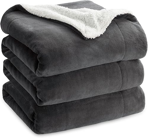 Bedsure Mantas de tamaño Queen de vellón sherpa para la cama, manta gruesa y cálida para el invierno, suave y mullida, para el otoño, color carbón, disponible en Yaxa Peru