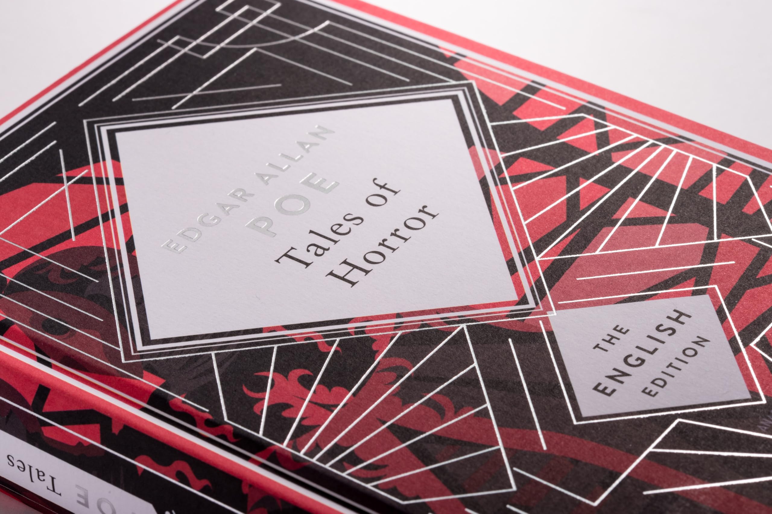 Poe - Tales of Horror. English Edition: A special edition hardcover embossed with silver foil: 11