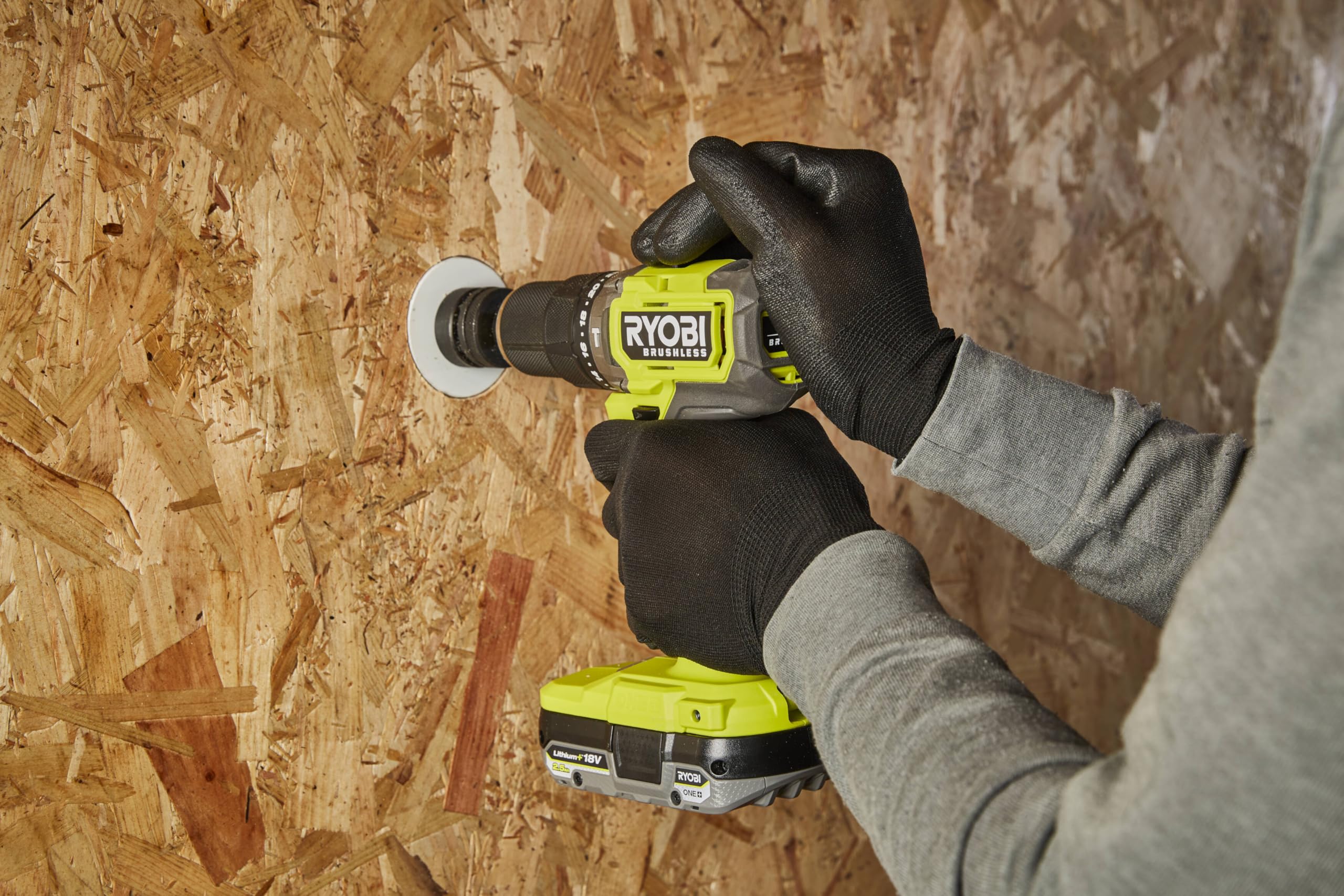 Ryobi Trapano Avvitatore a Percussione 18V ONE+ Brushless, Mandrino in Metallo 13 mm, Coppia 54 Nm, 2 Batterie (4.0Ah e 2.0Ah), Caricabatterie, Borsa, Inserti, RPD18BL1‑2C42S