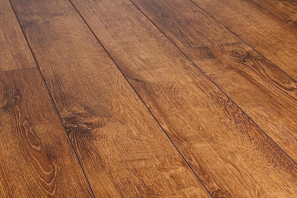 10079825 8 mm x 4.97" Smokey Oak Laminate Flooring
