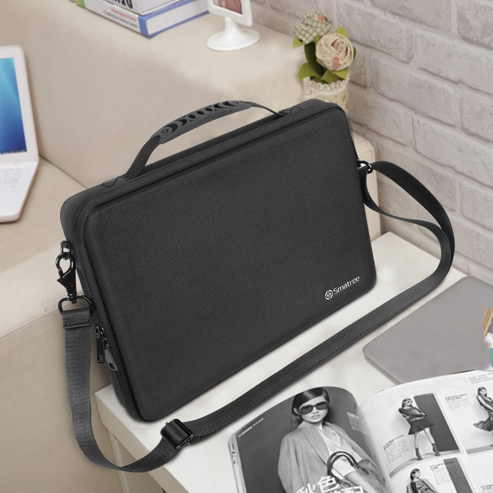 Smatree 13,3 Pouces Étui de Transport Rigide pour Ordinateur Portable pour 13-13,3" MacBook Pro/MacBook Air /12,3" Surface Pro X/8/7/6/5/4, Razer Blade Stealth 13, Sac à Bandoulière - Noir