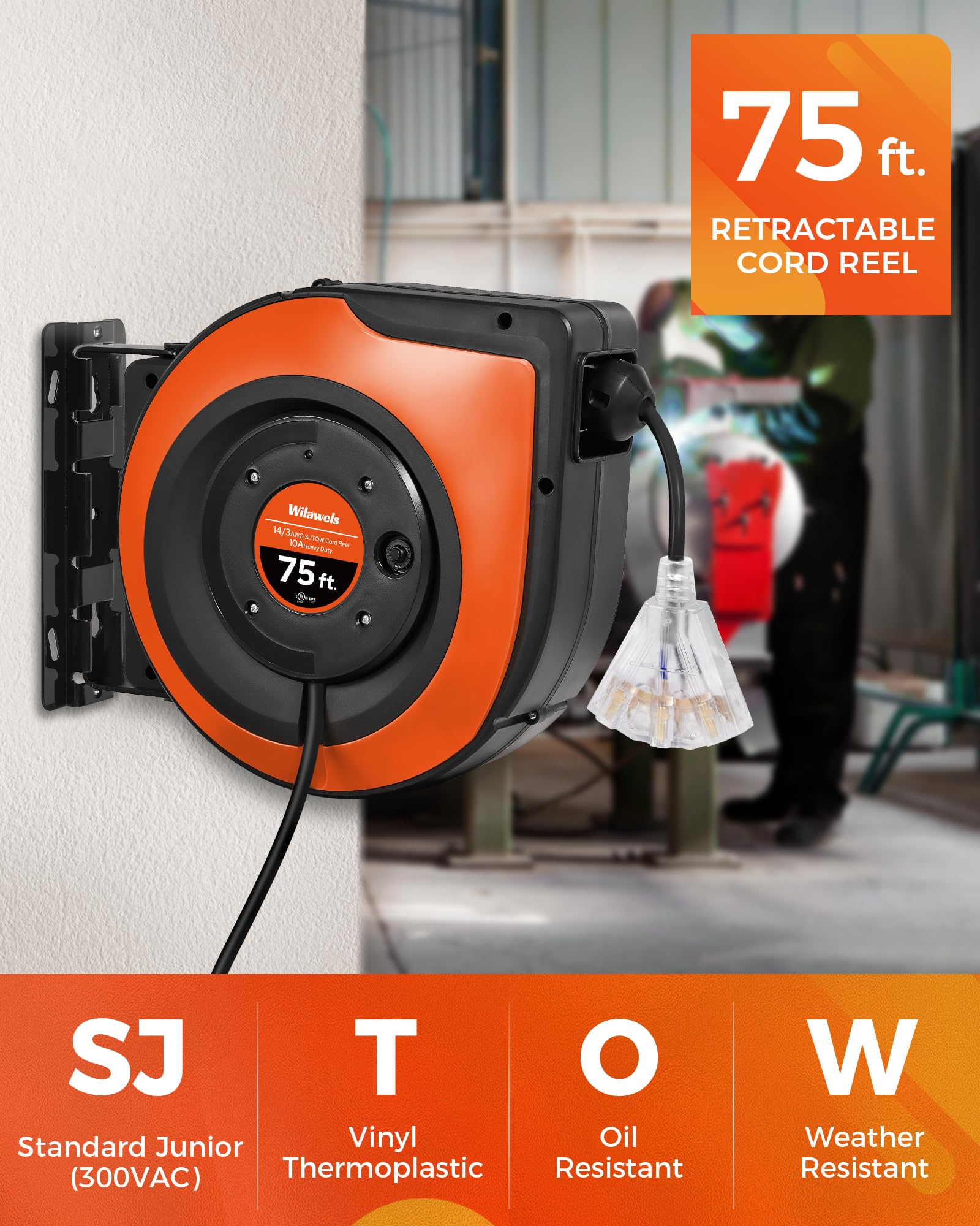 Zwijany zwijacz przewodu, wytrzymały przedłużacz 22,9 m, 14 AWG/3C SJTOW, 3 gniazda świetlne z potrójnym kluczem, wyłącznik automatyczny 10 A, zamontowany na