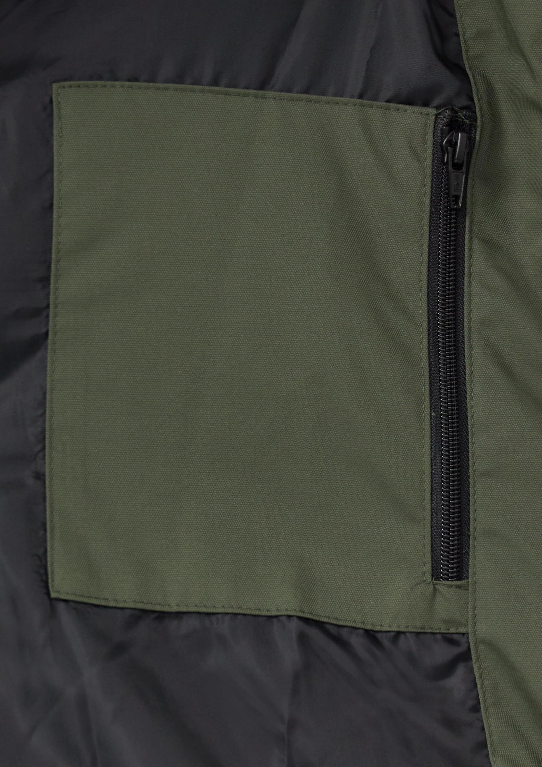 s.Oliver Wasserabweisende Pufferjacke mit abnehmbarer Kapuze und sportiven Details