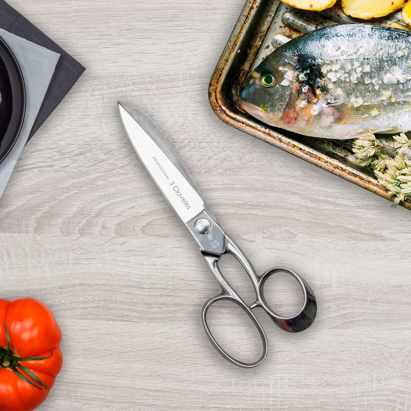 Tijeras de cocina robusta, ergonómica con filo dentado, sujeta los alimentos al cortar