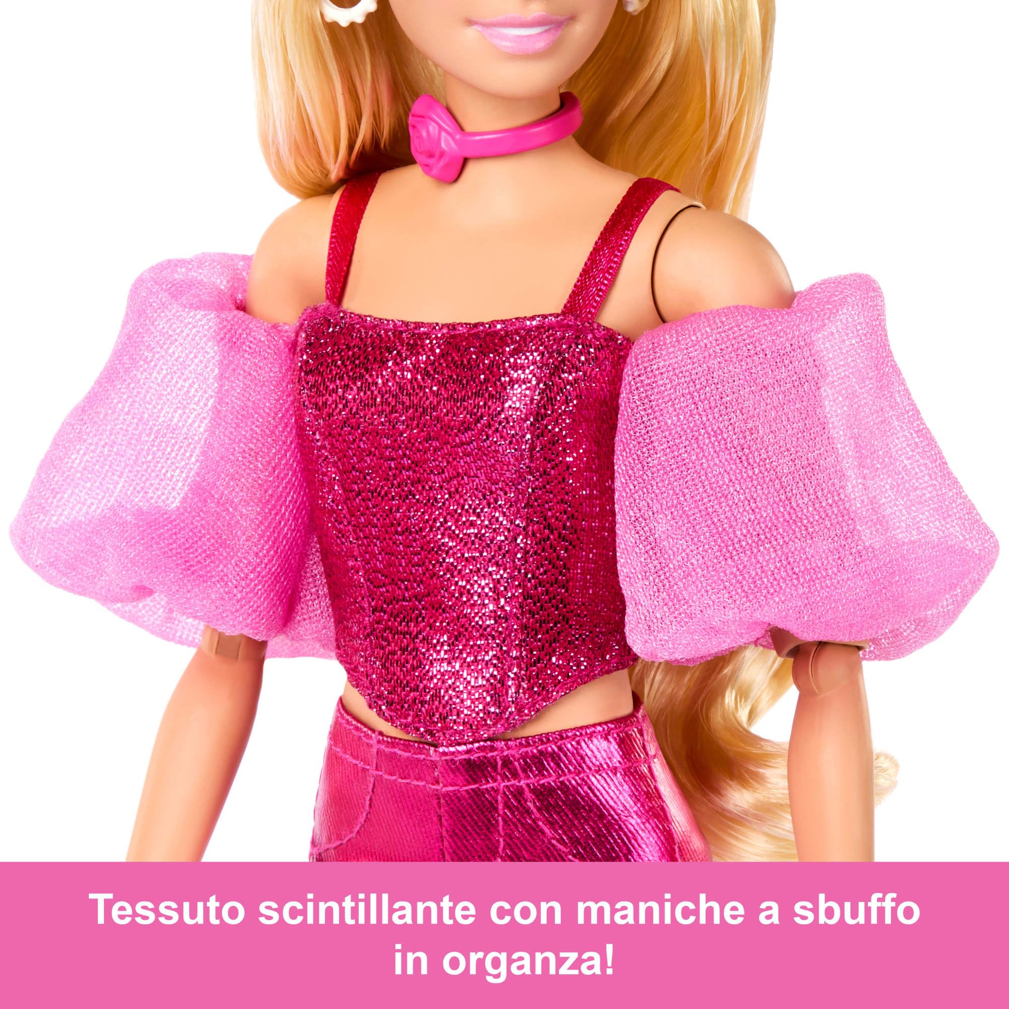 Barbie - Deluxe Style n. 5, bambola con abito rosa metallizzato e capelli biondi, top a corsetto scintillante e pantaloni lucidi, accessori inclusi, giocattolo per bambini, 4+ anni, JFP40