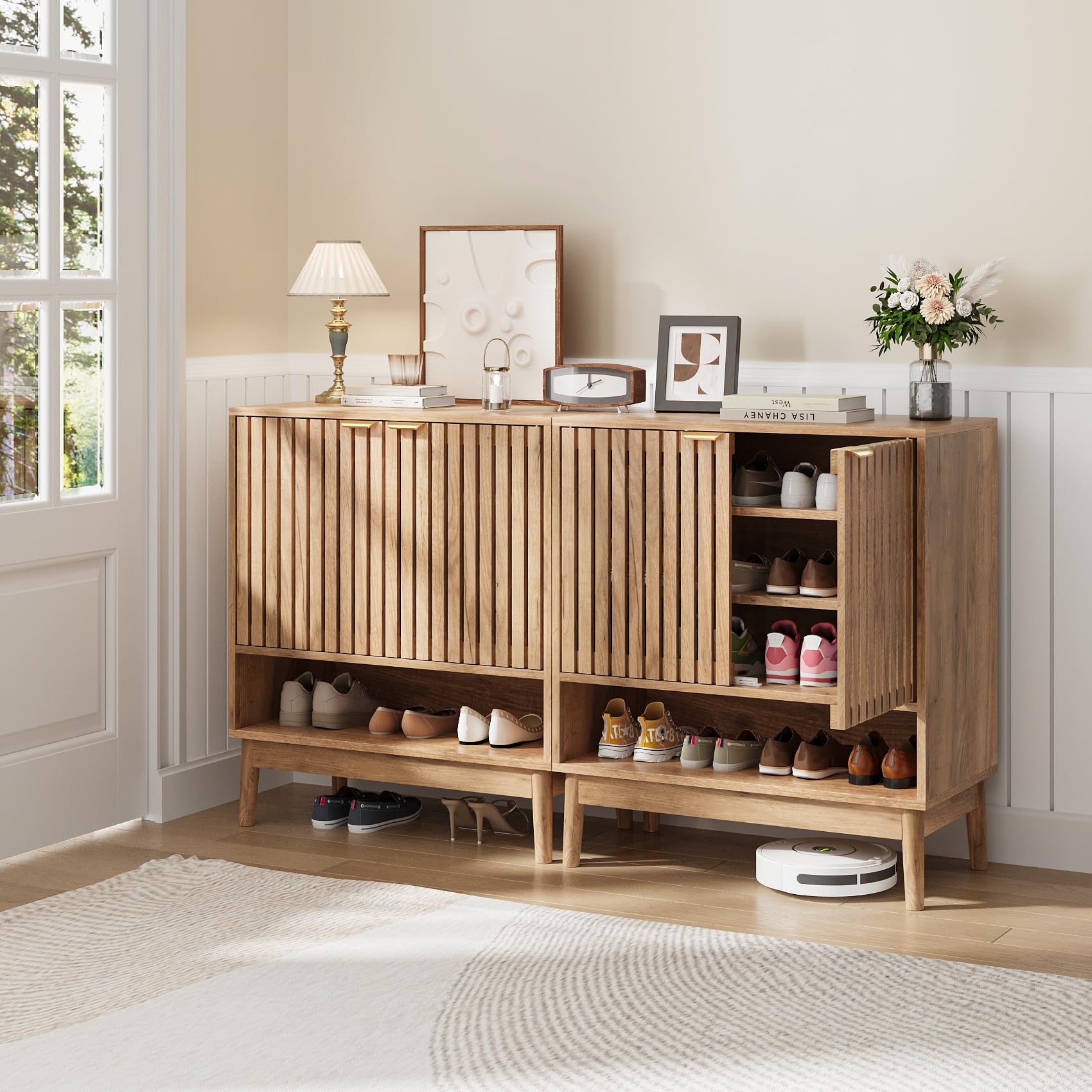 Kiasthome Zapatero de Madera con Estantes Ajustables, Organizador de Zapatos con Puertas Rejilladas, Mueble Zapatero para Entrada, Pasillo y Salón, Diseño Moderno (Madera Natural, 70 cm)