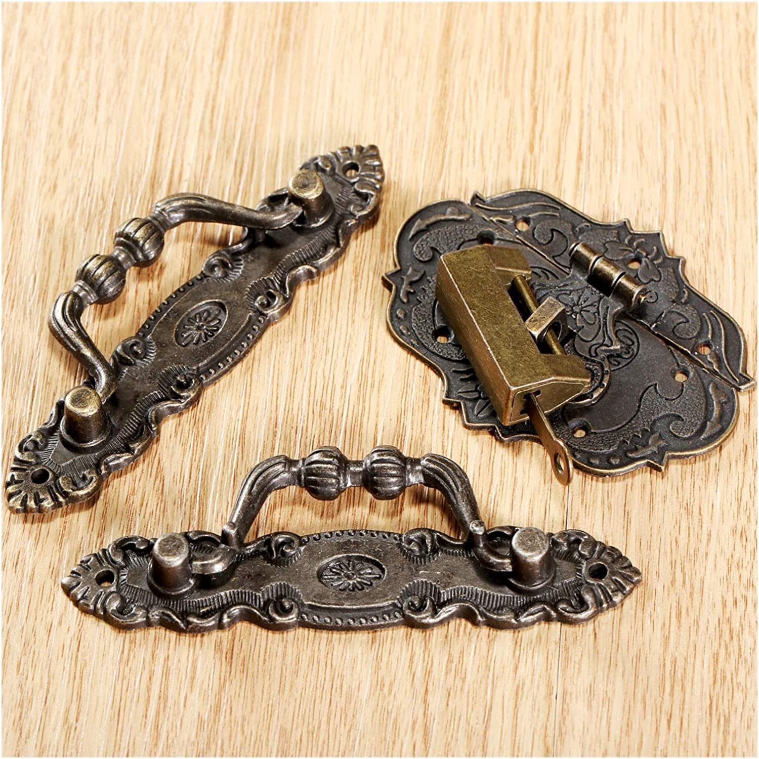 Hebilla de bloqueo segura, pestillo de ojo de gancho con hebilla de cierre retro antiguo, manija de gabinete de muebles de 2 piezas + caja de joyería de bronce de 1 pieza Cerradura antigua china + 1 h