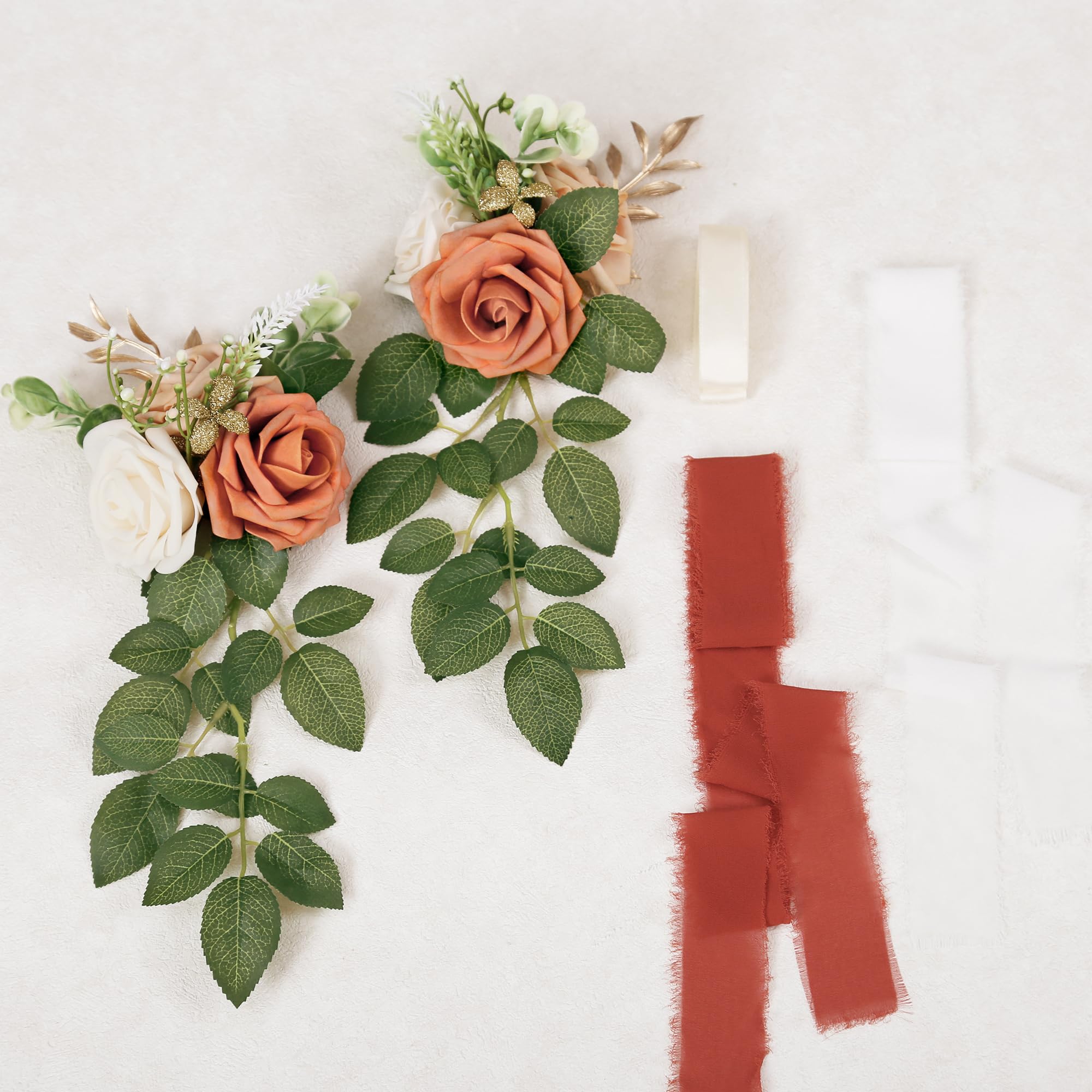 Hochzeit Gang Dekorationen für Hochzeit Zeremonie 10er Set Kirchenblumen für Kirche Stuhl Dekorationen Party Dekor mit künstlichen Blumen Eukalyptus und Bändern Terrakotta