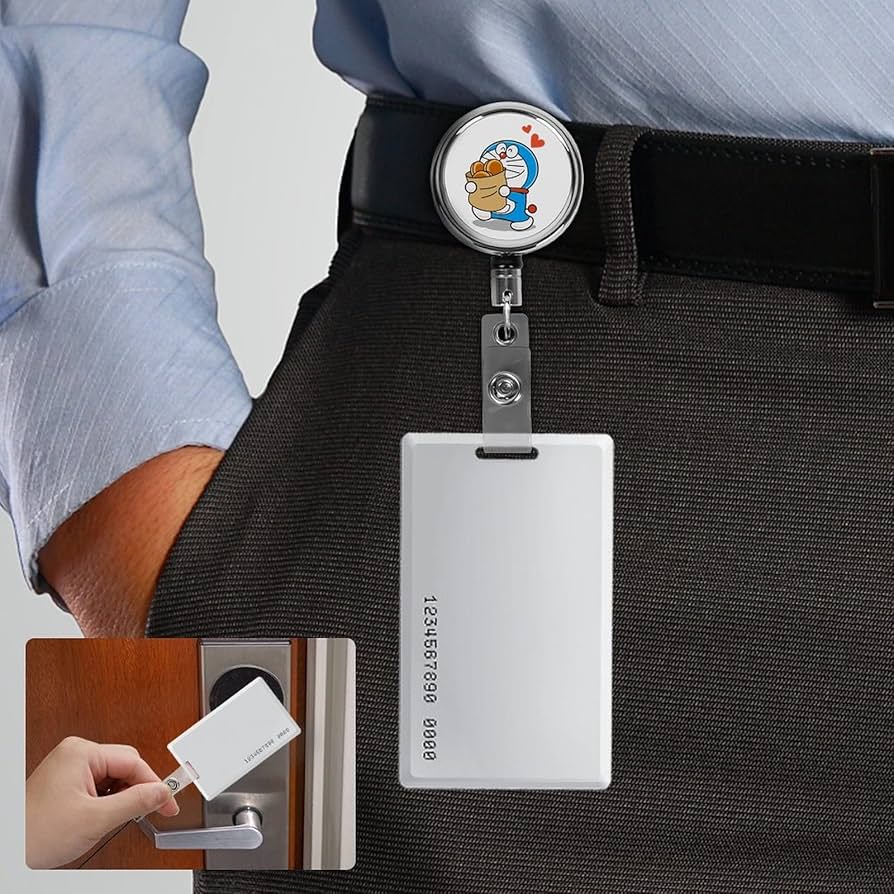 Amazon.co.jp: [PUFAN] ドラえもん バッジクリップ 吊り下げ名札