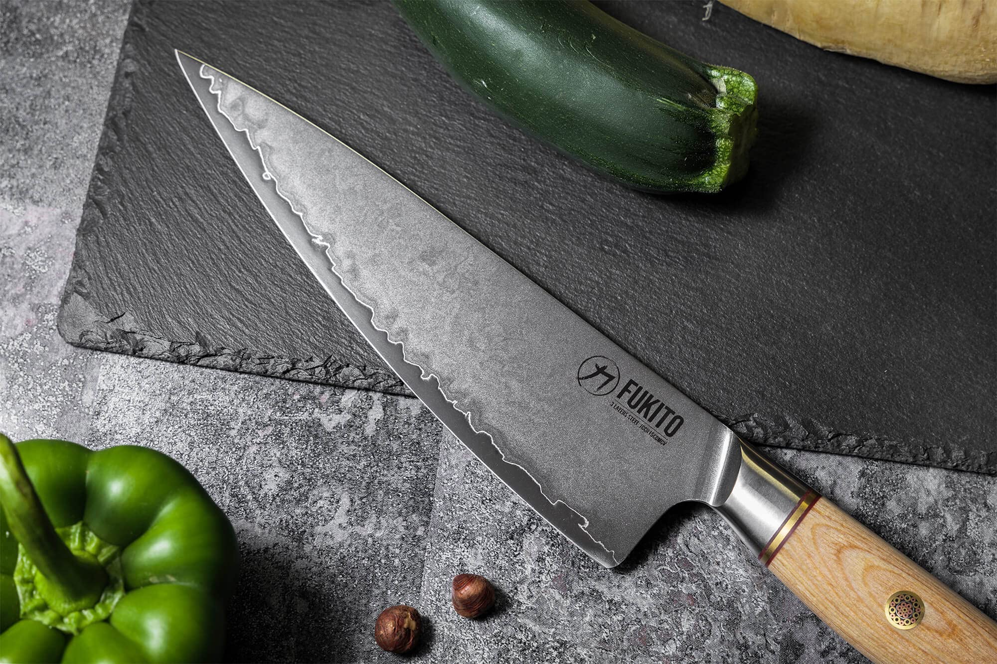 Fukito - Mallette 4 Couteaux de Cuisine Design Japonais Pakka San Mai Manche en Bois de Pakka Mallette 9 Places Office + Universel + Santoku + Chef