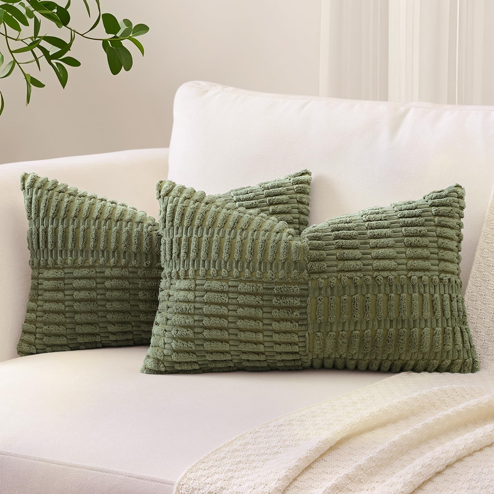 Sungeek Set of 2 Decorative Cushion Covers 40 x 60cm Soft Corduroy Striped Cross Patchwork Textured Pillow Cases Boho Farmhouse Lumbar Throw Pillow Covers for Sofa Bed Patio 16x24 Inch, Olive Green