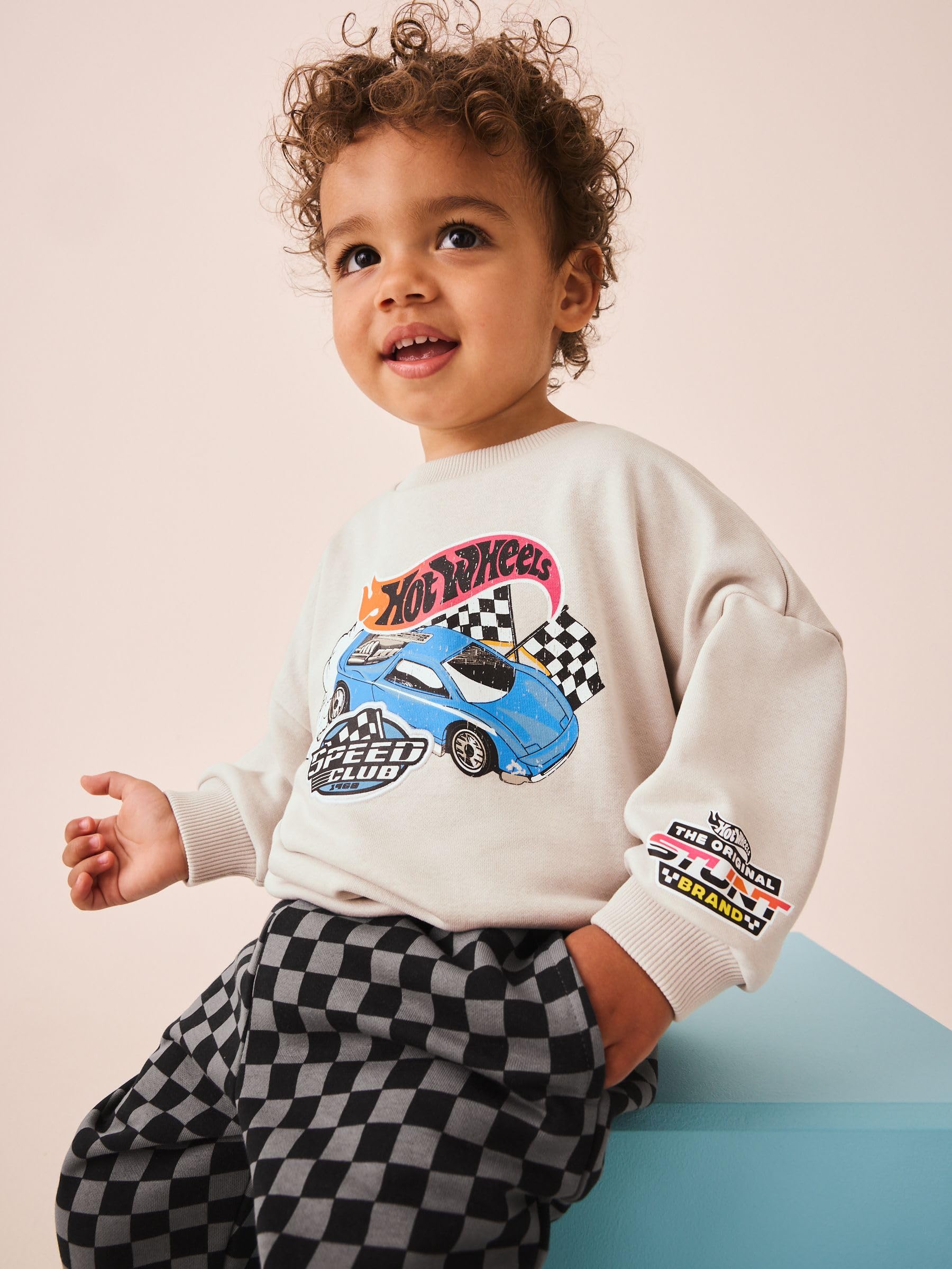 NEXT Młodsze chłopcy Bluza pod szyję i spodnie dresowe Hot Wheels