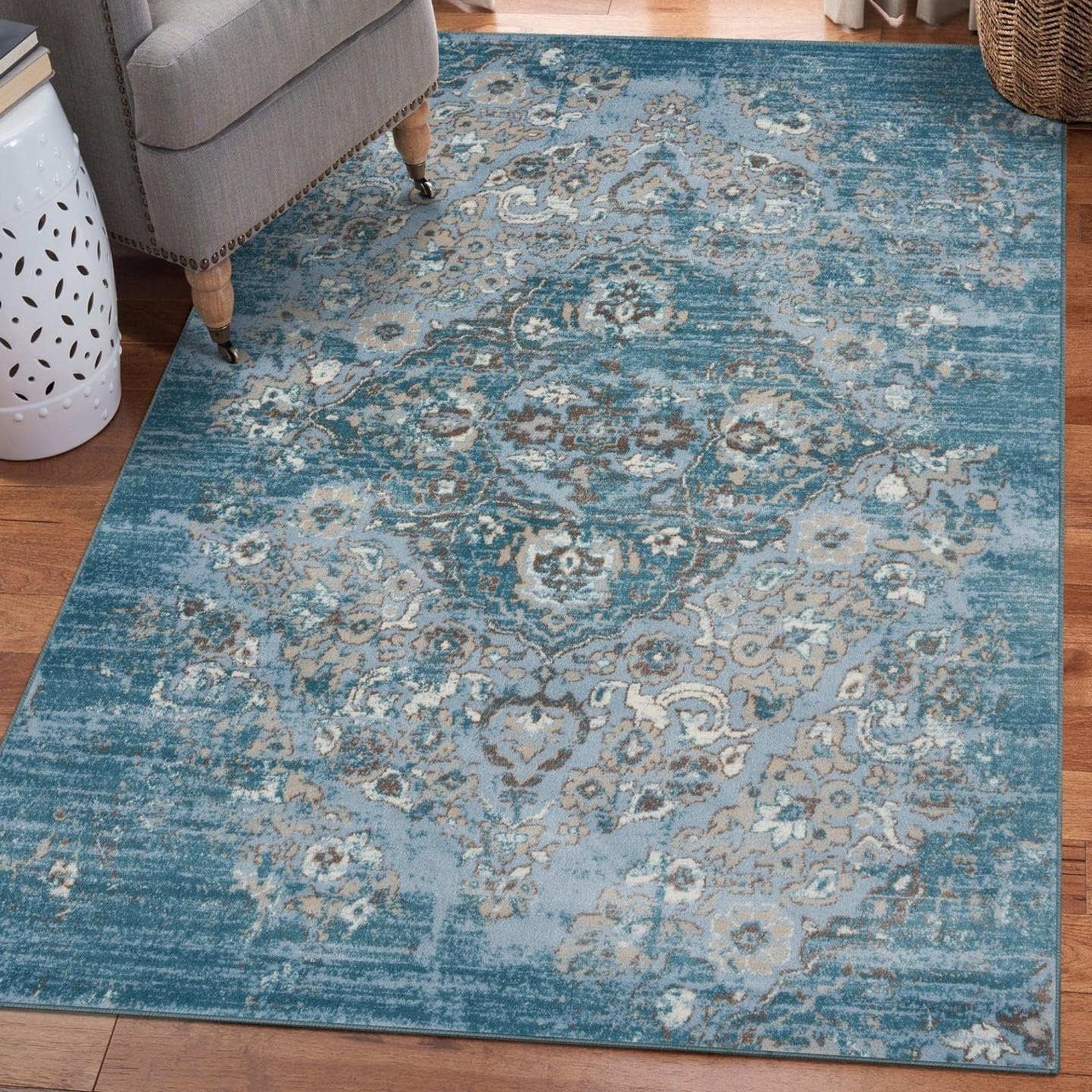Amazon｜PersianRugs 4620 Distressed Blue 8'9 x 12'6 Area Rug Carpet